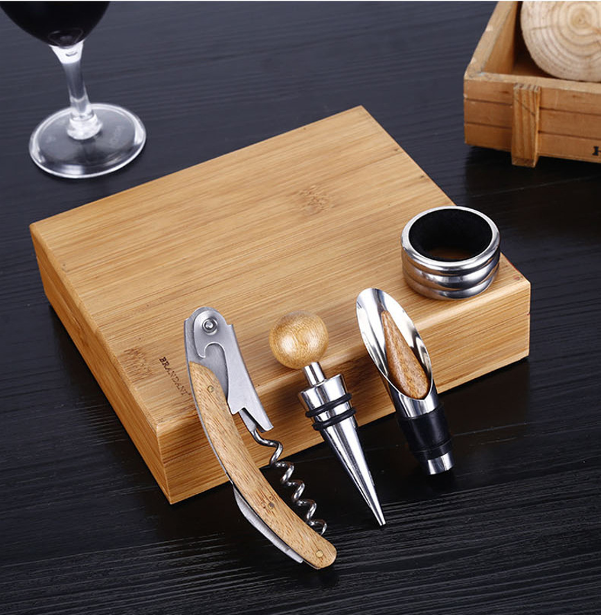 4-Piece Set Of Bamboo And Wood Wine Stoppers 4