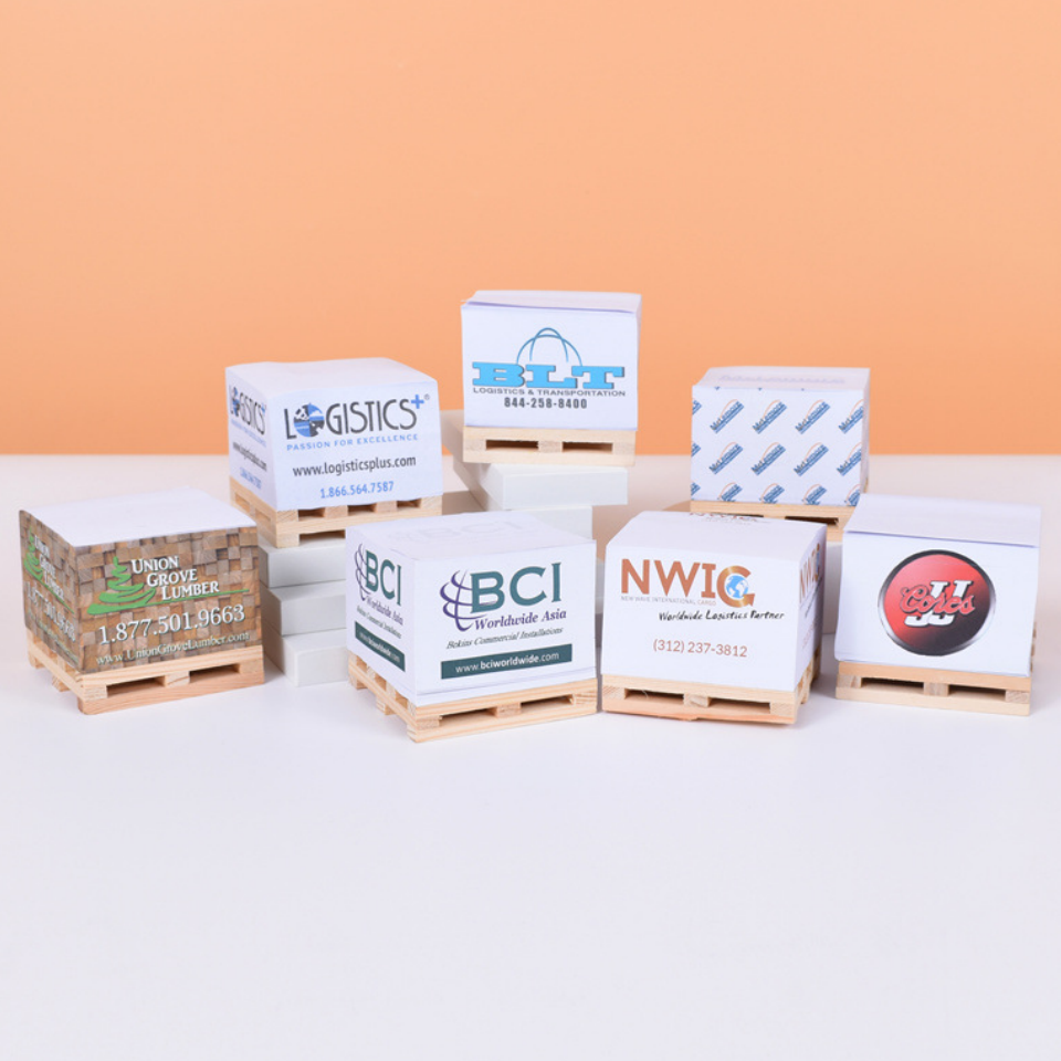 Cube Sticky Note Pad with Wooden Pallet 1