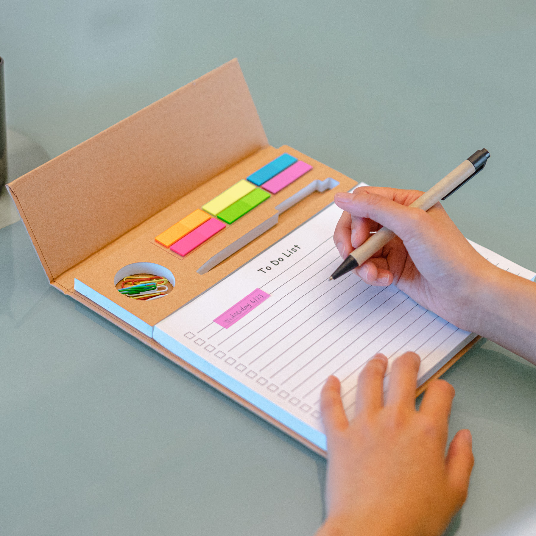 Rogers Desktop Notepad  & Organizer 2