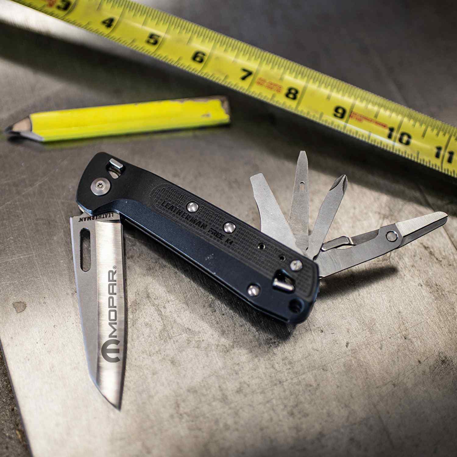 Leatherman® Free™ K4 - Dark Gray 1