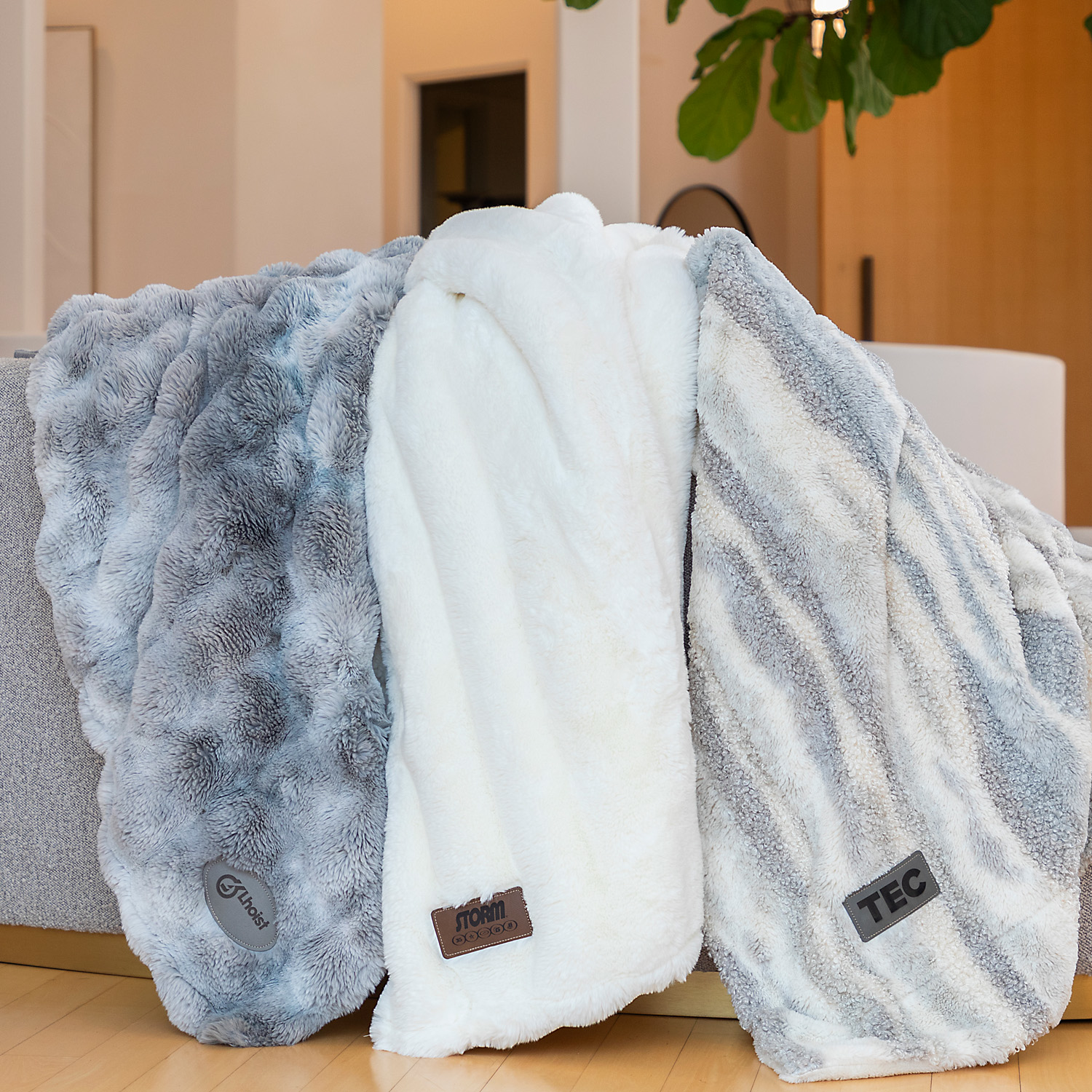 50x60 size Curly Rabbit fur blankets w/sherpa lining 3