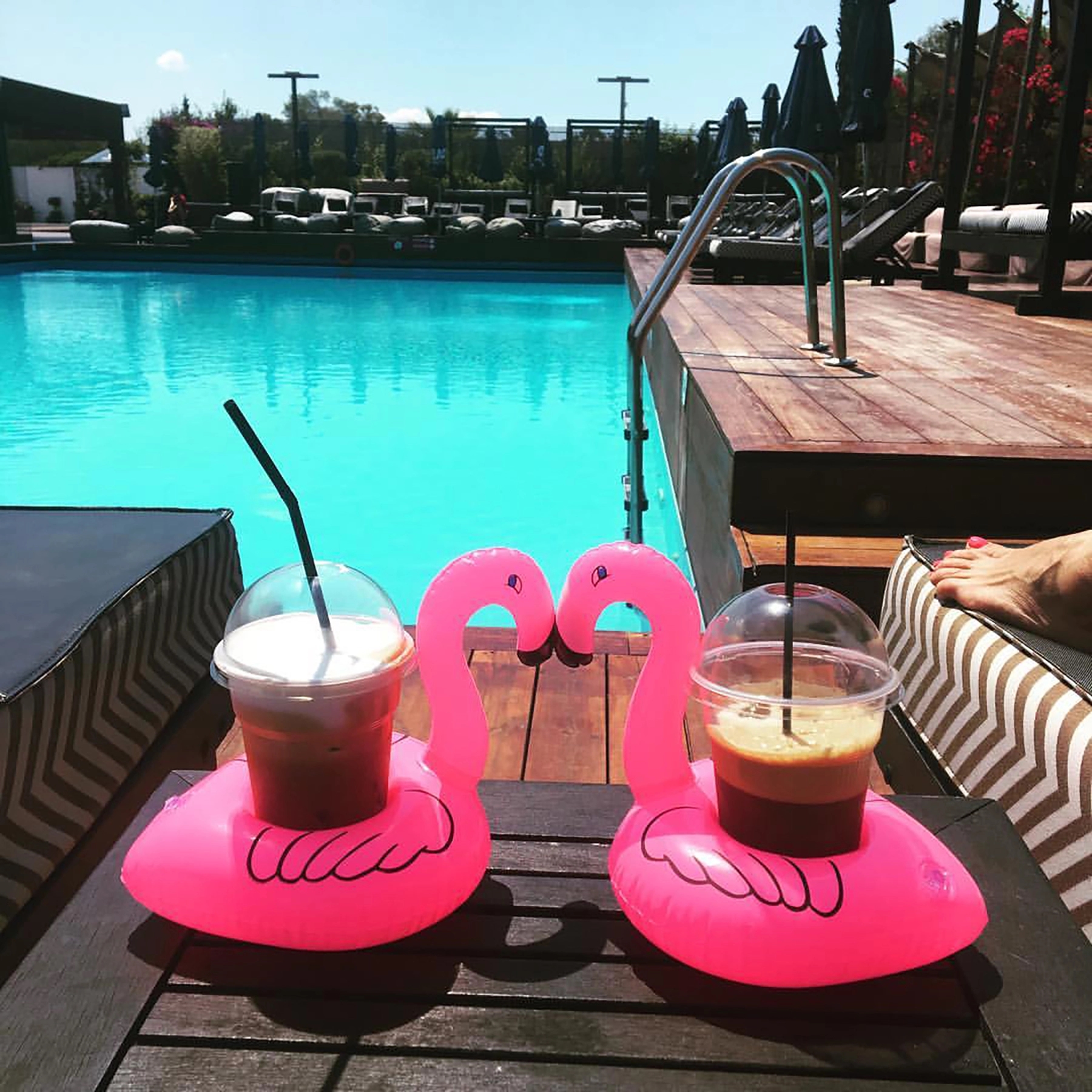 Inflatable Drink Holder Floating Coasters 1