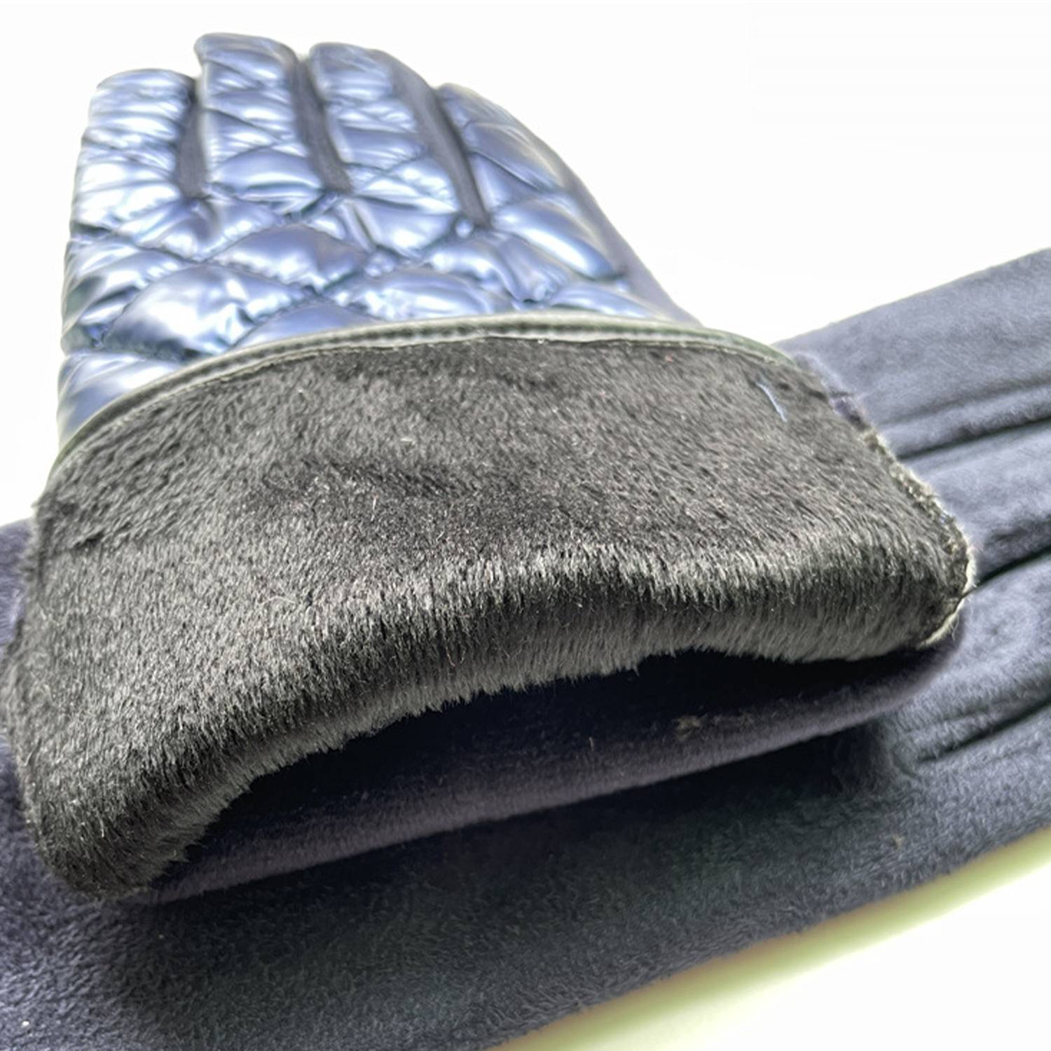 Women's Lightweight Black Quilted Gloves 5