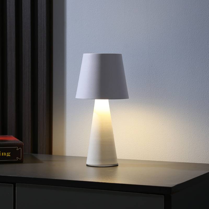 Modern simple atmosphere desktop lamp 2