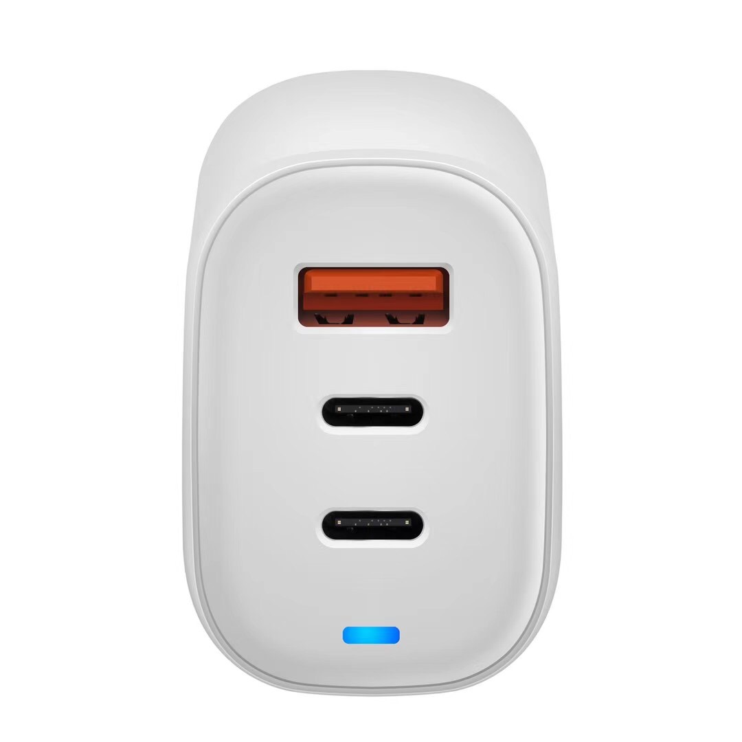 GaN 3-Port Power Adapter with Foldable Plug 10