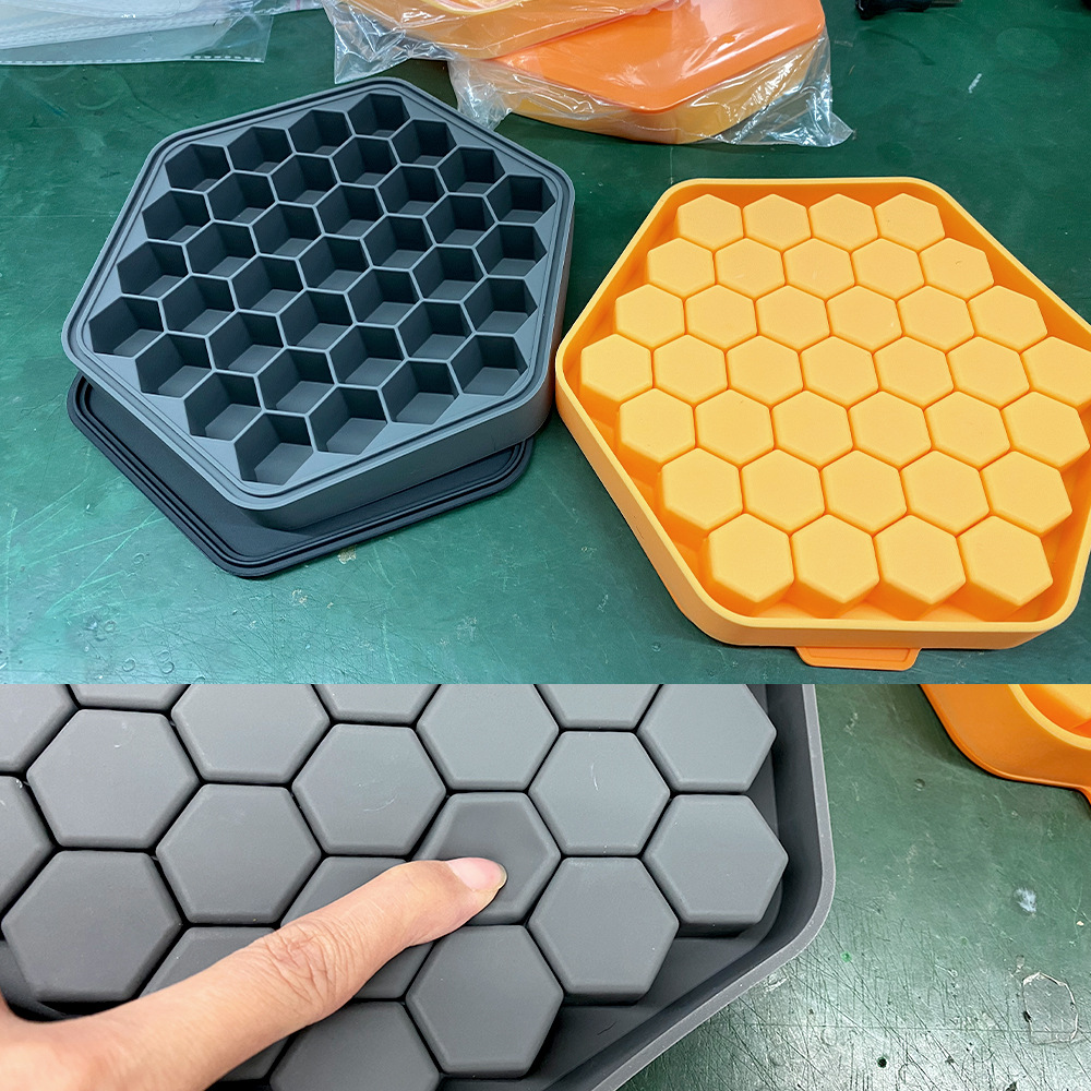 Silicone Honeycomb Ice Cubes Trays w/ Lids 3