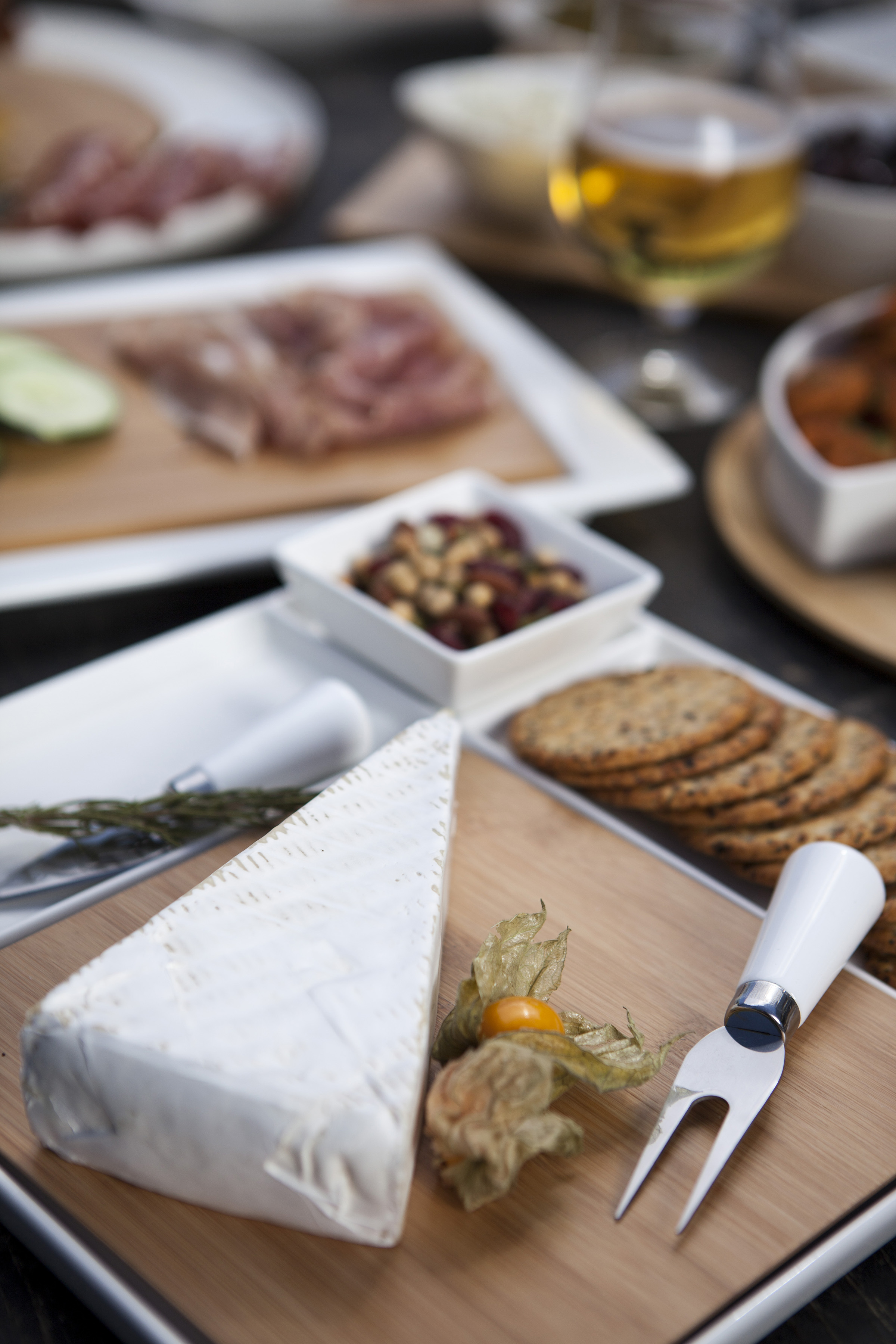 Peninsula Cutting Board & Serving Tray 2