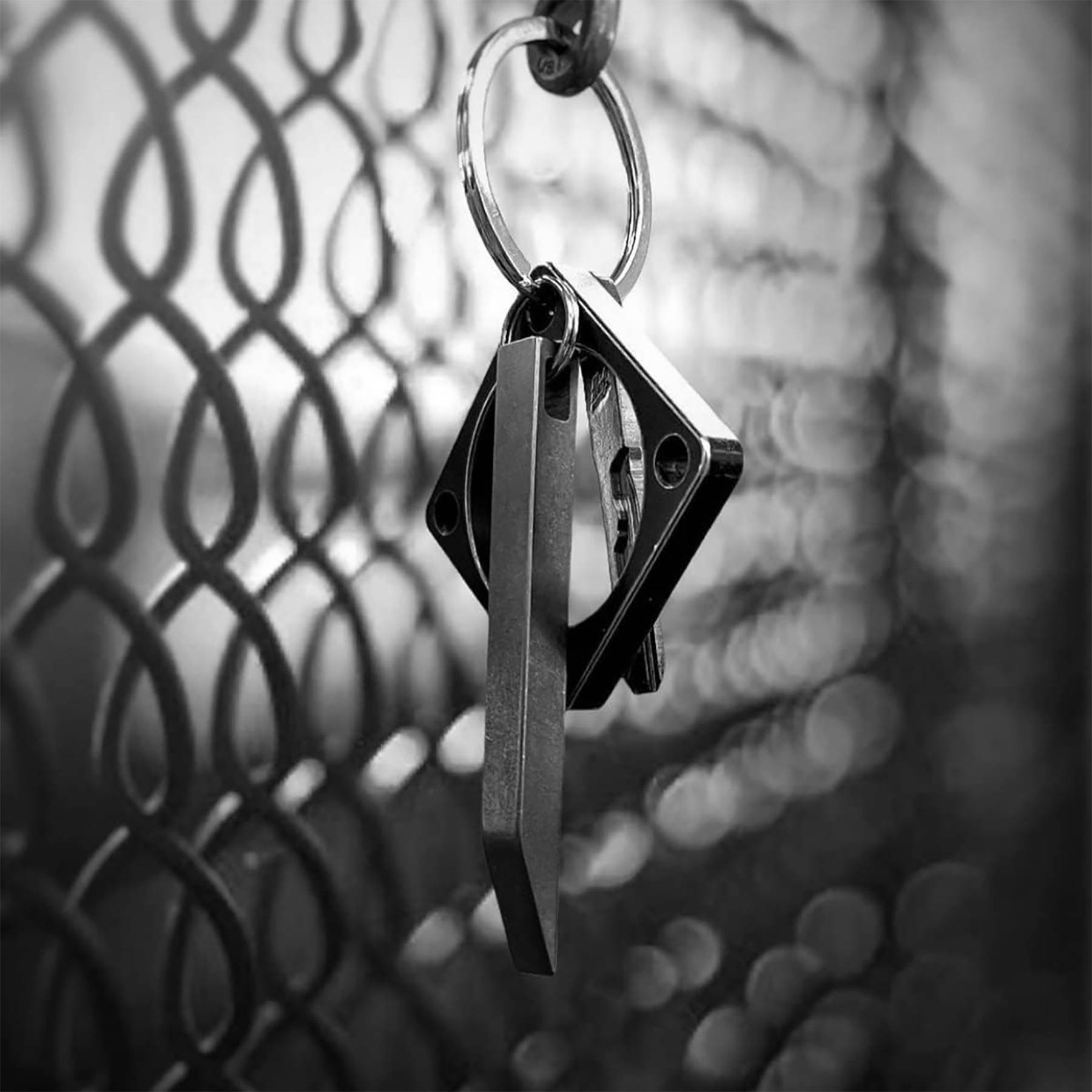 Heavy duty keychain portable pry bar 8