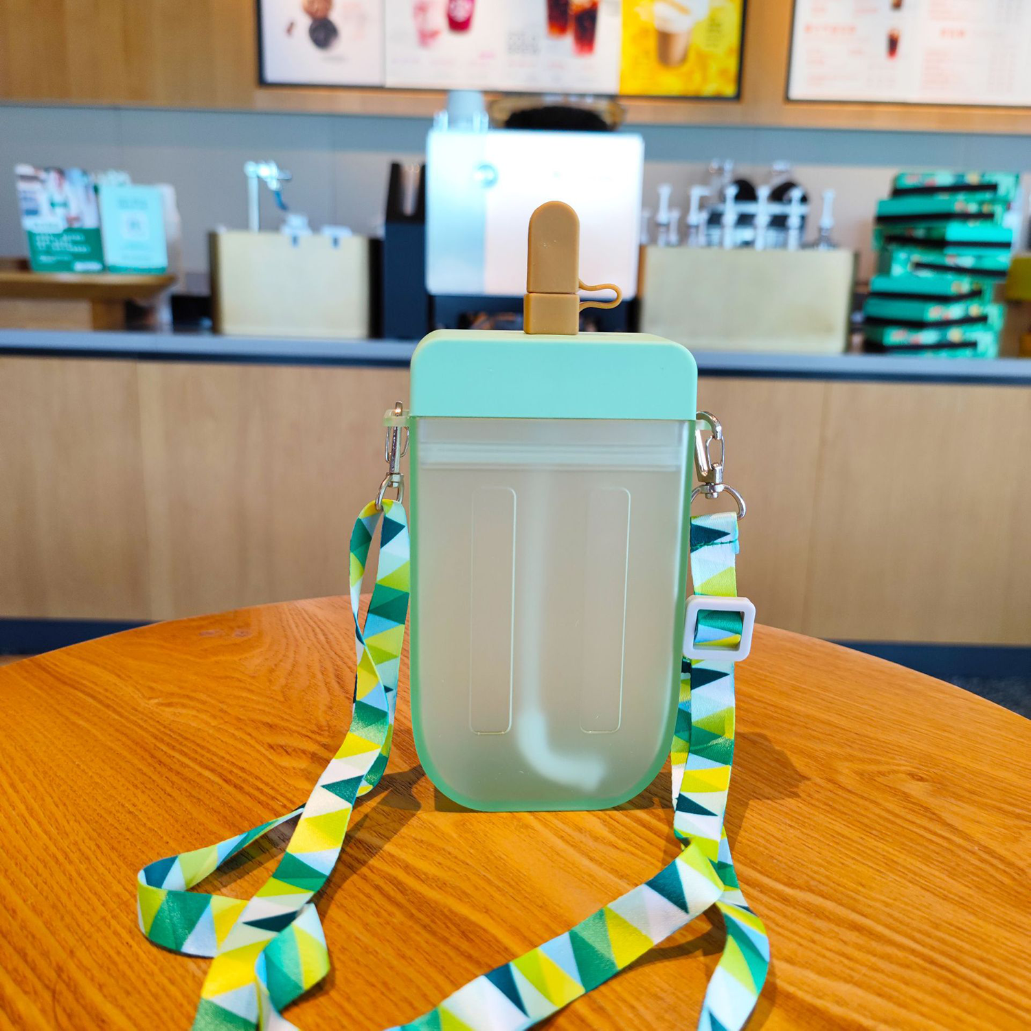 Sports Popsicle Water Bottle With Adjustable Shoulder Strap 5