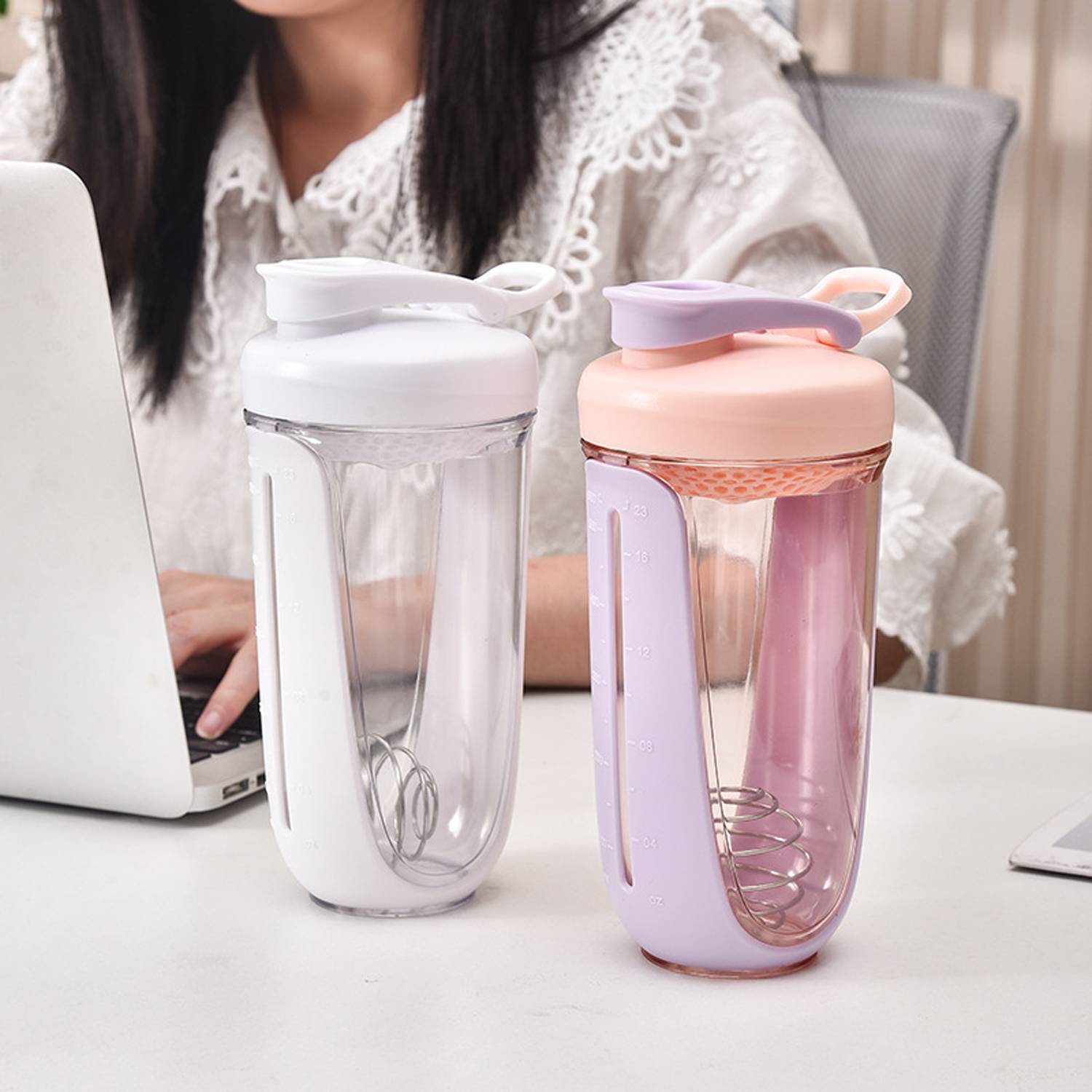 22oz Protein Powder Shake Shaker w/ Scale 4