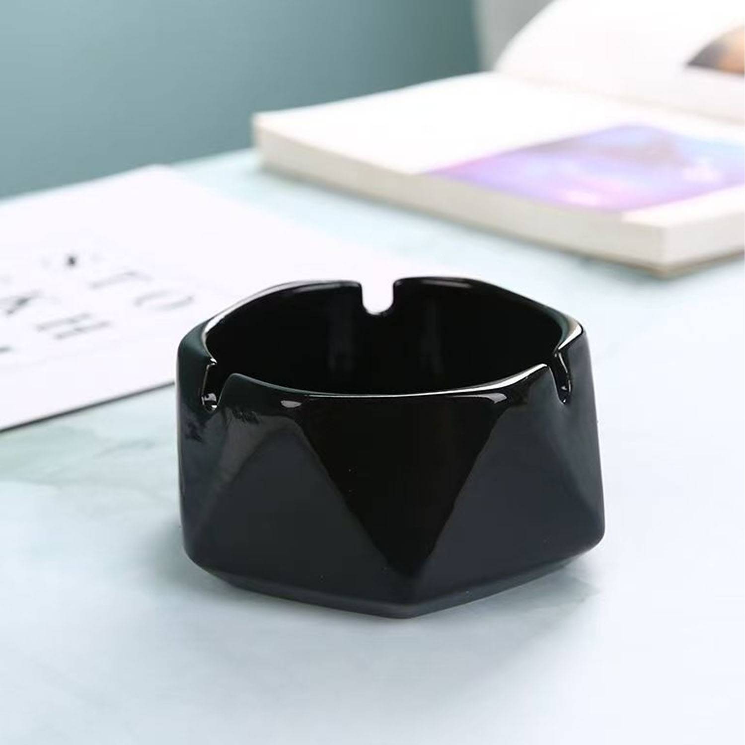 Round Minimalist Ceramic Ashtray 2