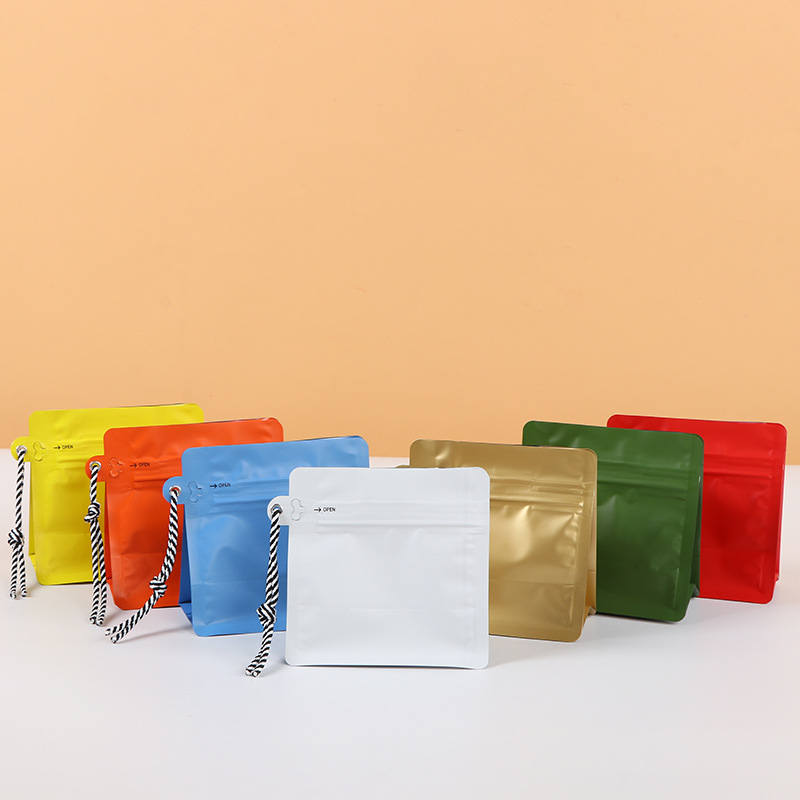 Resealable Coffee Bags with Valve 2