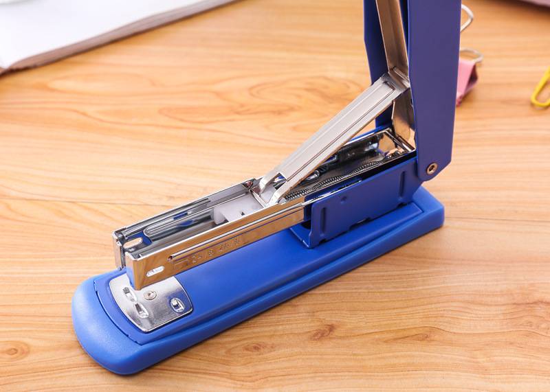 Office & Home Desktop Stapler 8