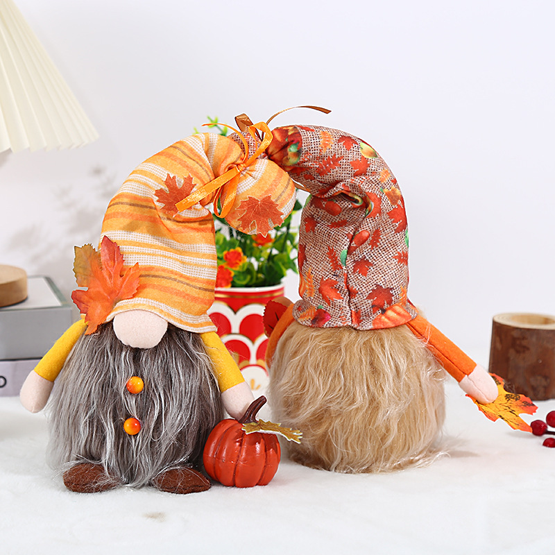 Maple Leaf Gnome Dol 4