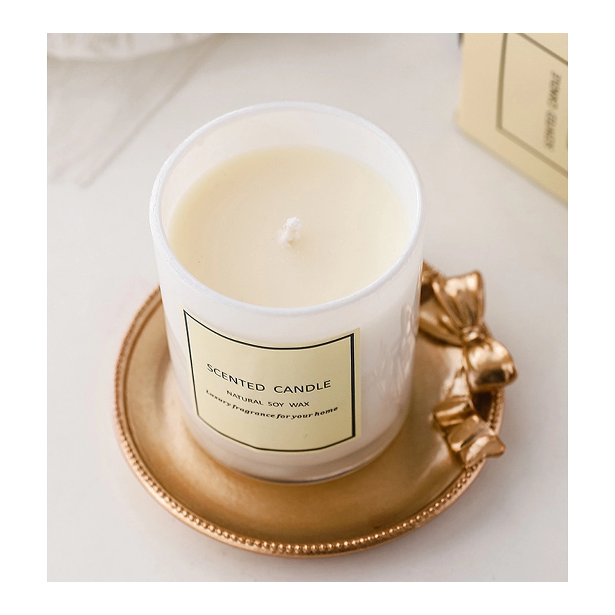 White Glass Scented Candle With Wooden Lid 3