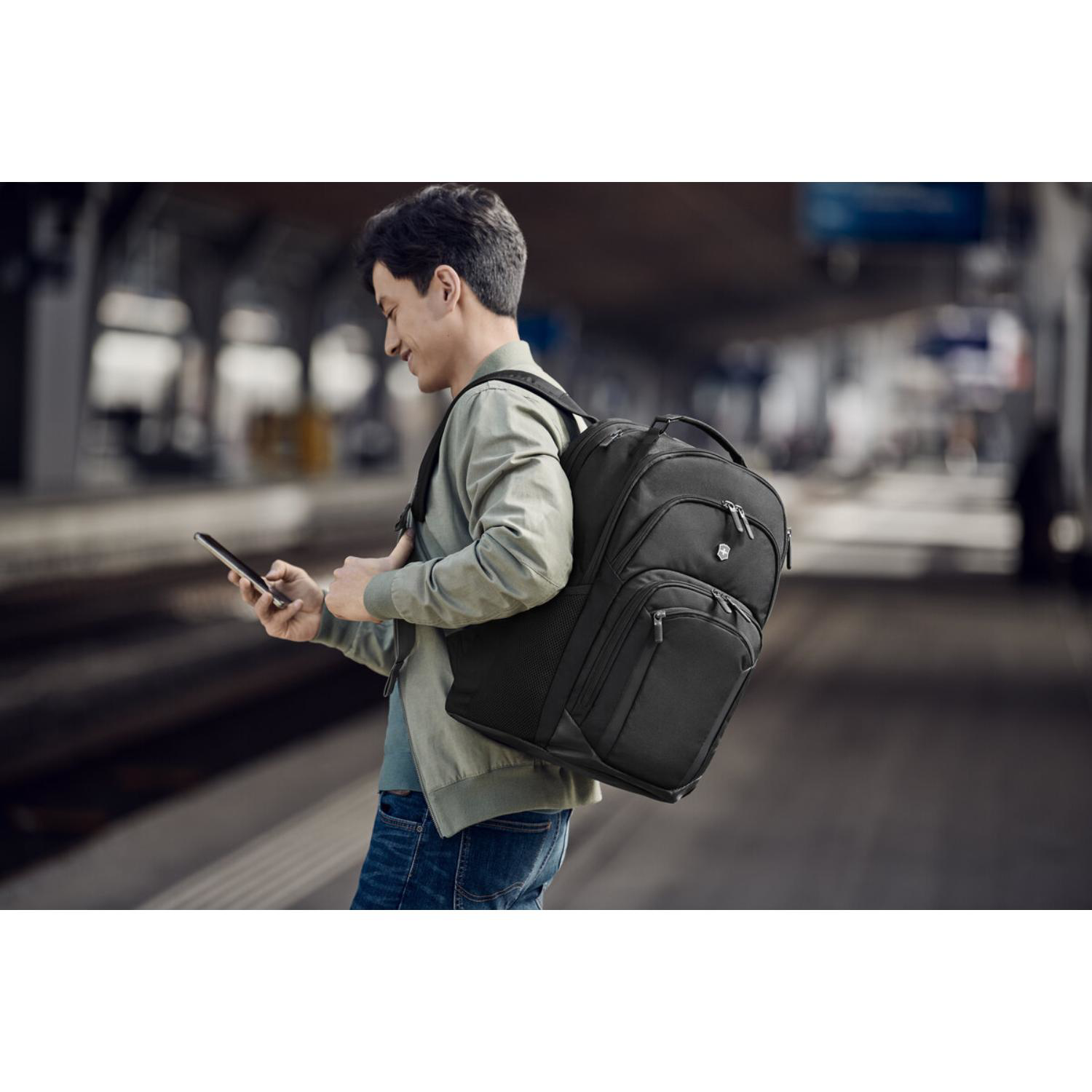 Victorinox® - Swiss Army Altmont Daypack Modern City Recycled Backpack 8