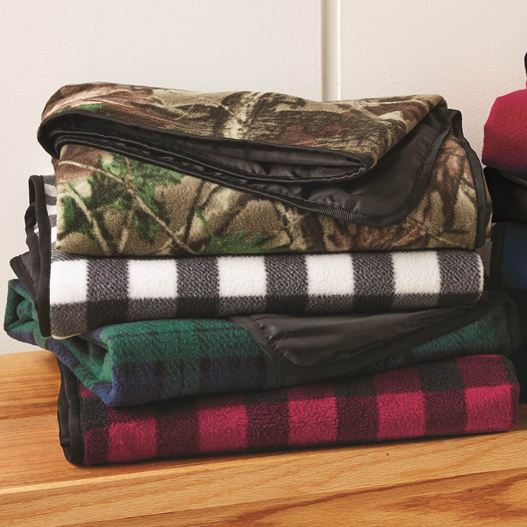 Polyester Folding Fleece Carrying Blanket 7
