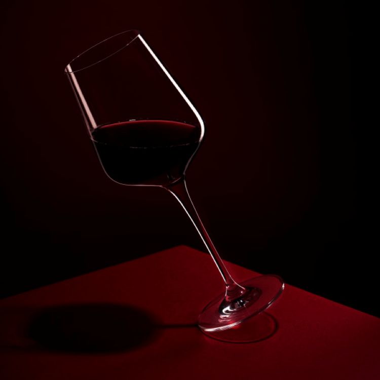 Viski® Reserve Inez Crystal Bordeaux Glass, set of 4 11