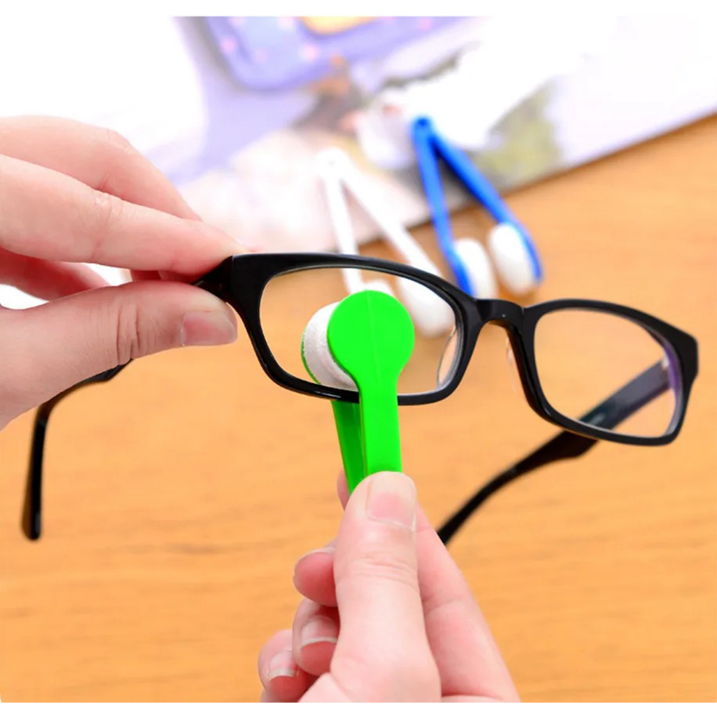 Plastic Portable Double-Sided Glasses Cleaner ?C Effortless Lens Maintenance 2