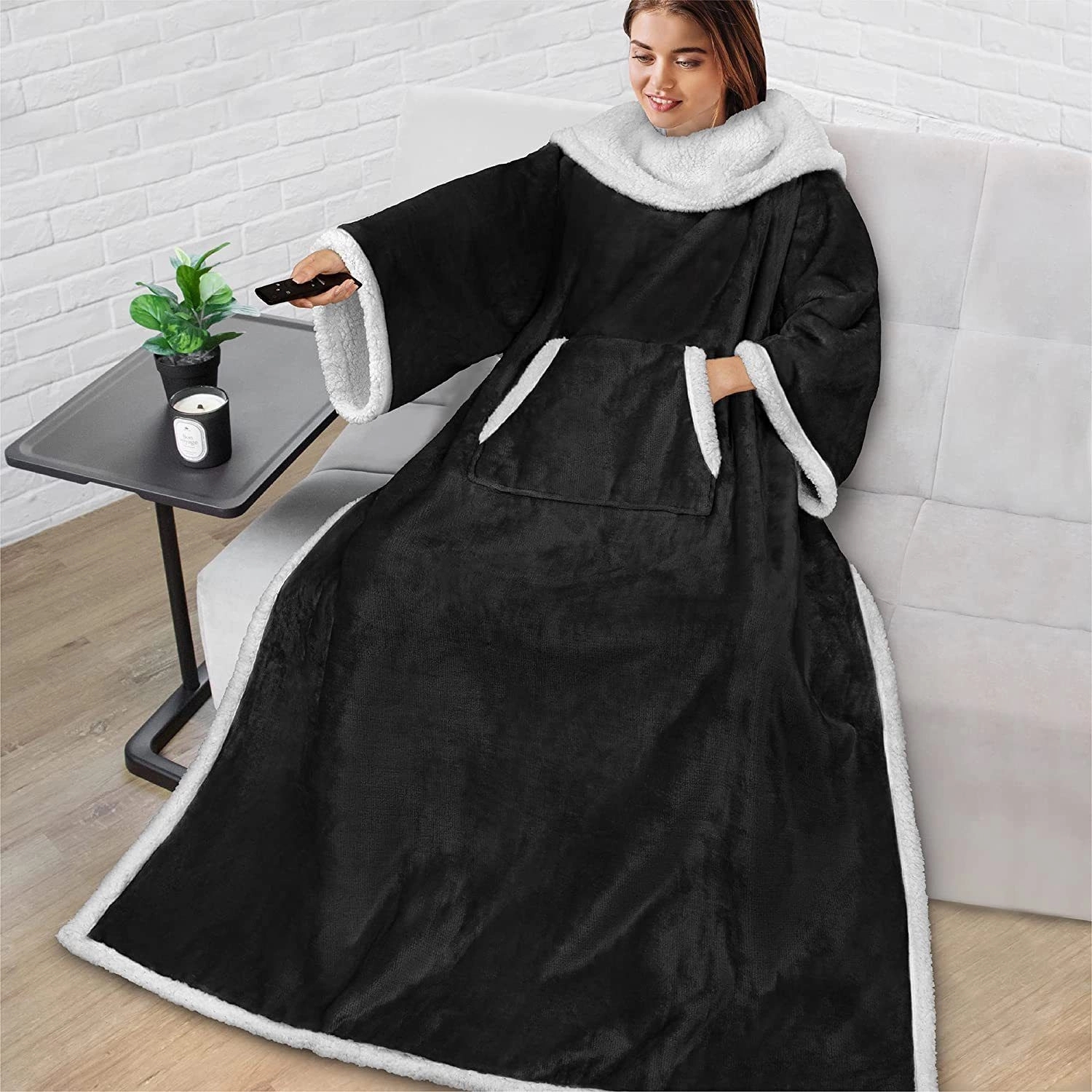 Oversized Microfiber & Sherpa Wearable Blanket 4