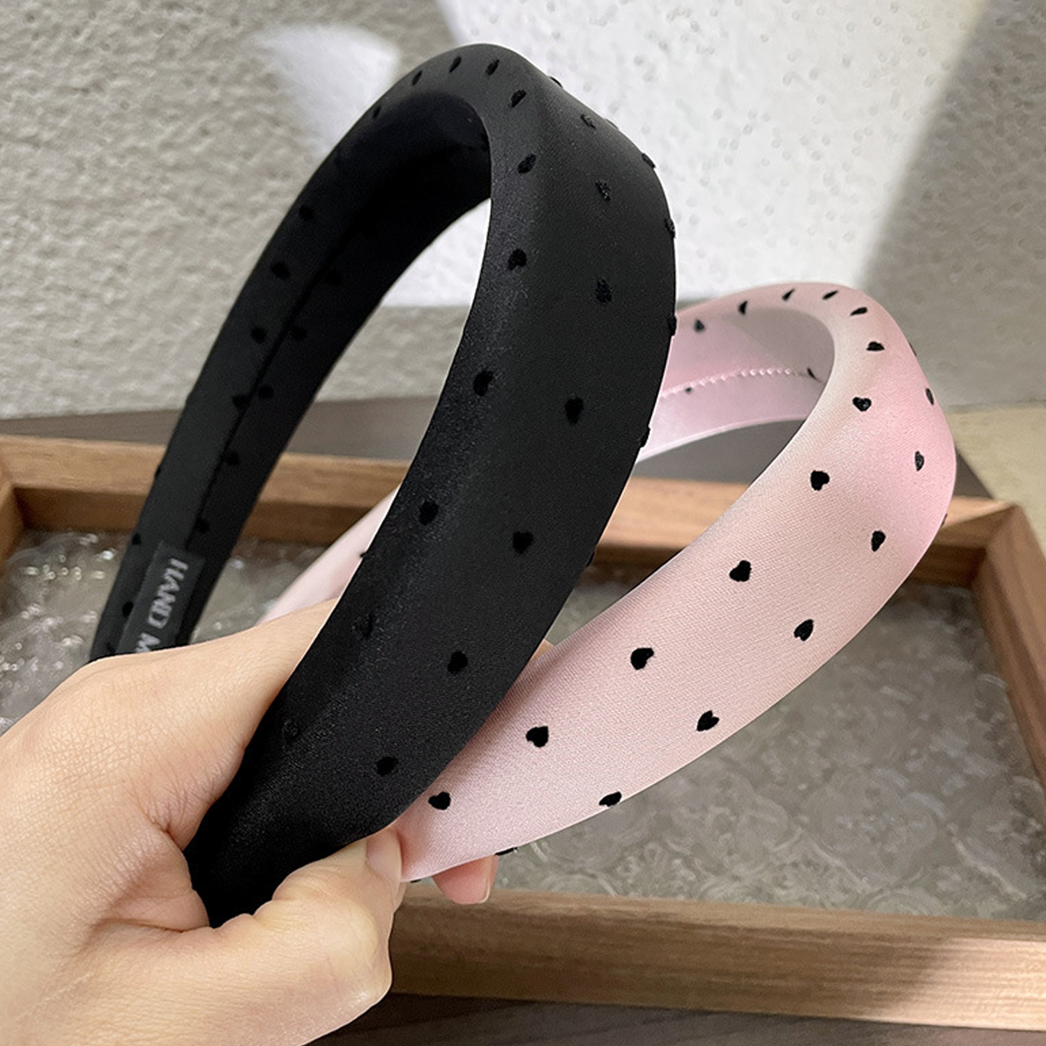 Wide-brimmed hairband 5