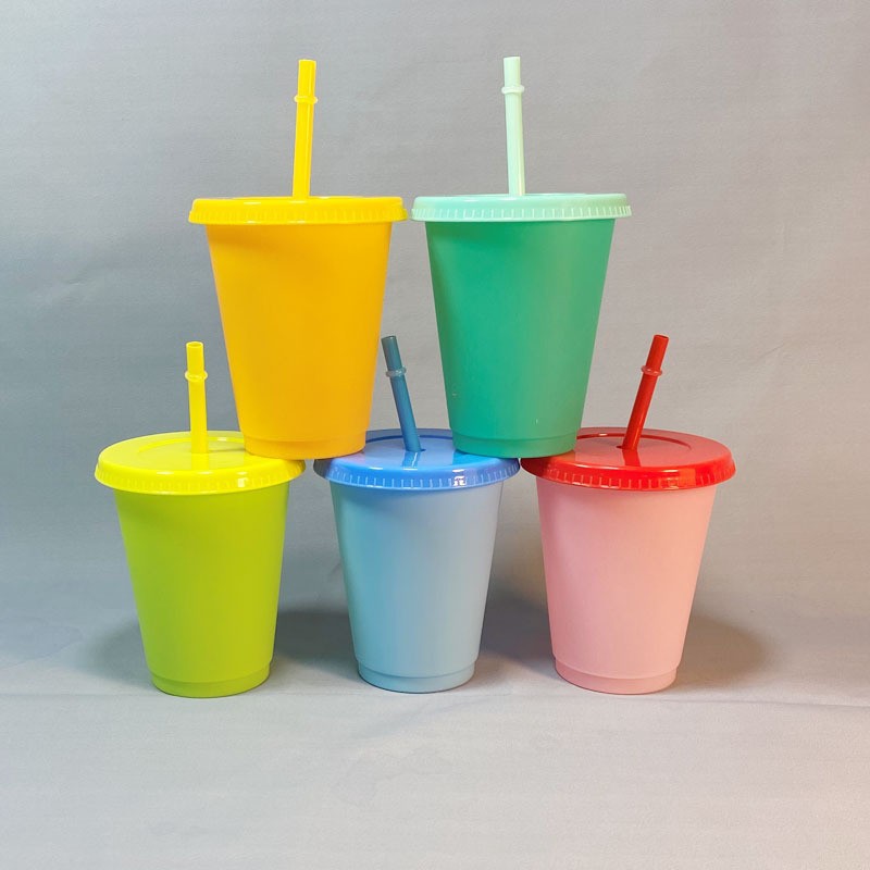 16 OZ Glitter Plastic Cups w/ Lids and Straws 3