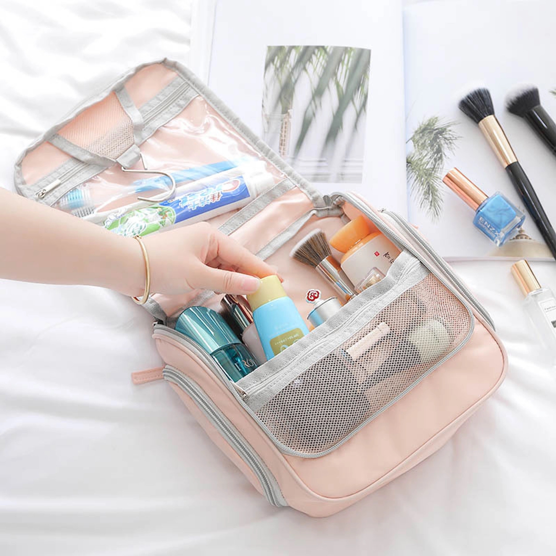 Toiletry Travel Organizer Bag With Hook 1