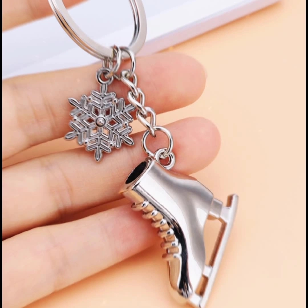 Ice skates keychain 2