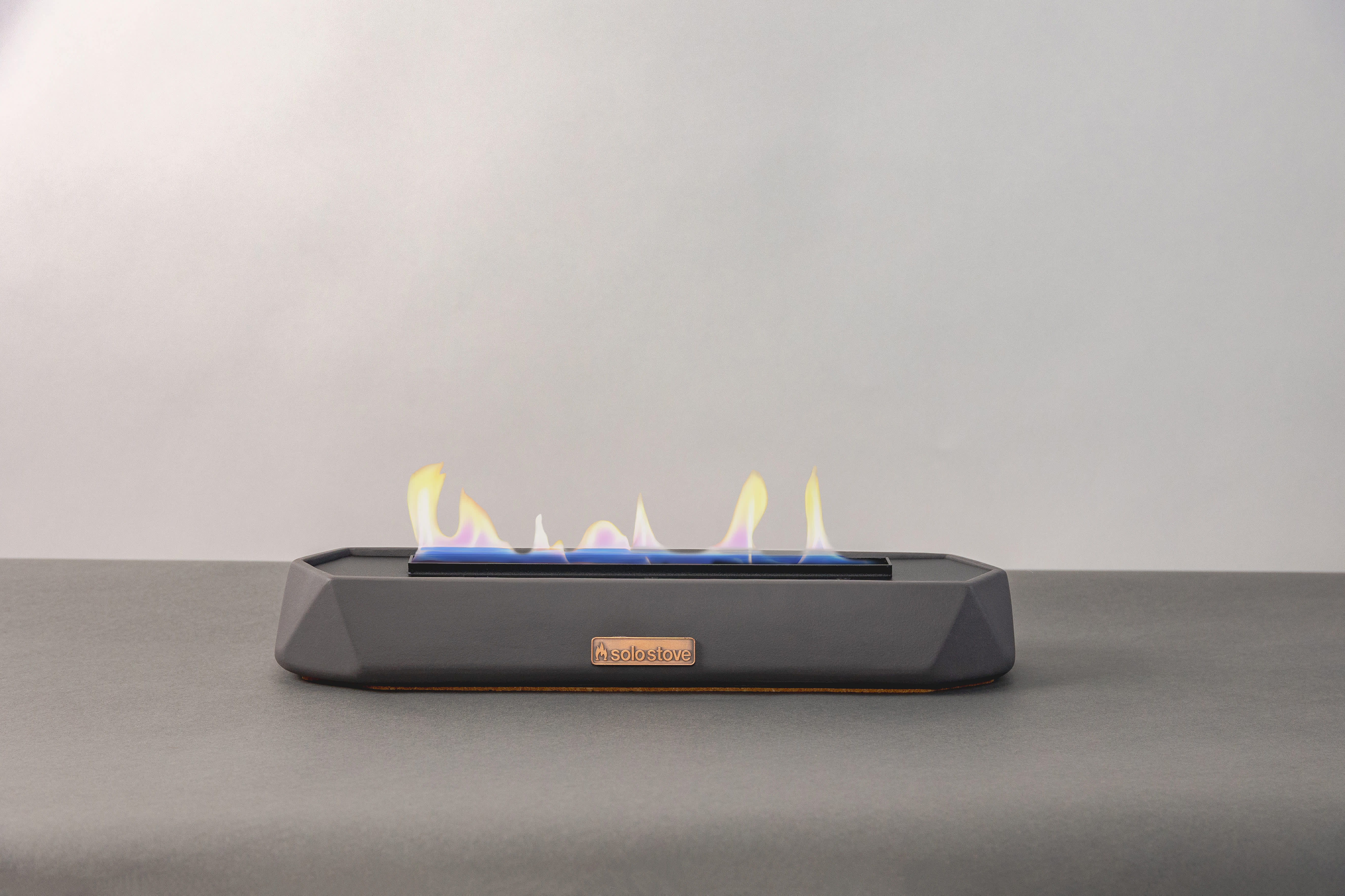 Solo Stove - The Runner Tabletop Fire Bowl (Graphite) 1