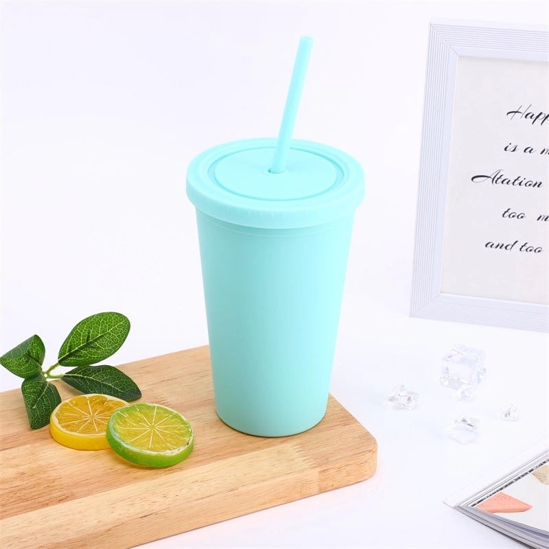 Plastic Cups with Lids and Straws 7