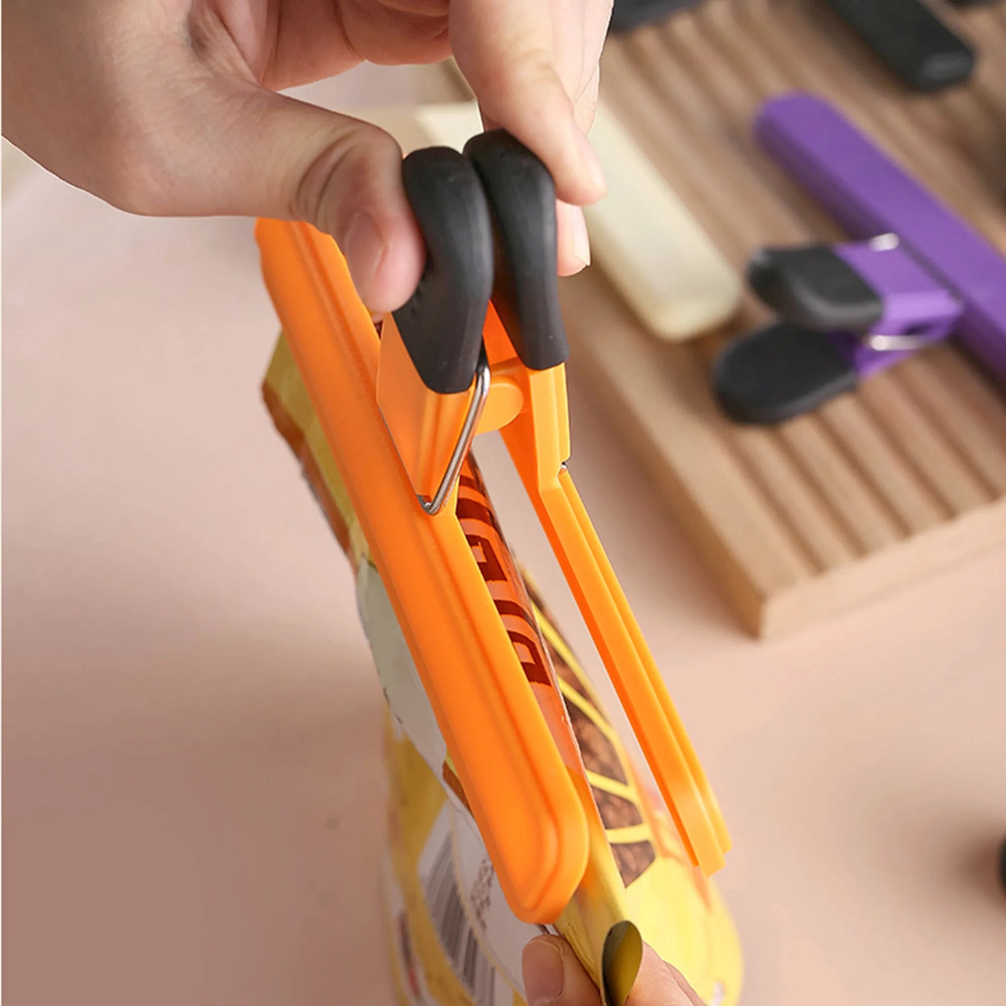 Large Heavy-Duty Bag Clips 1
