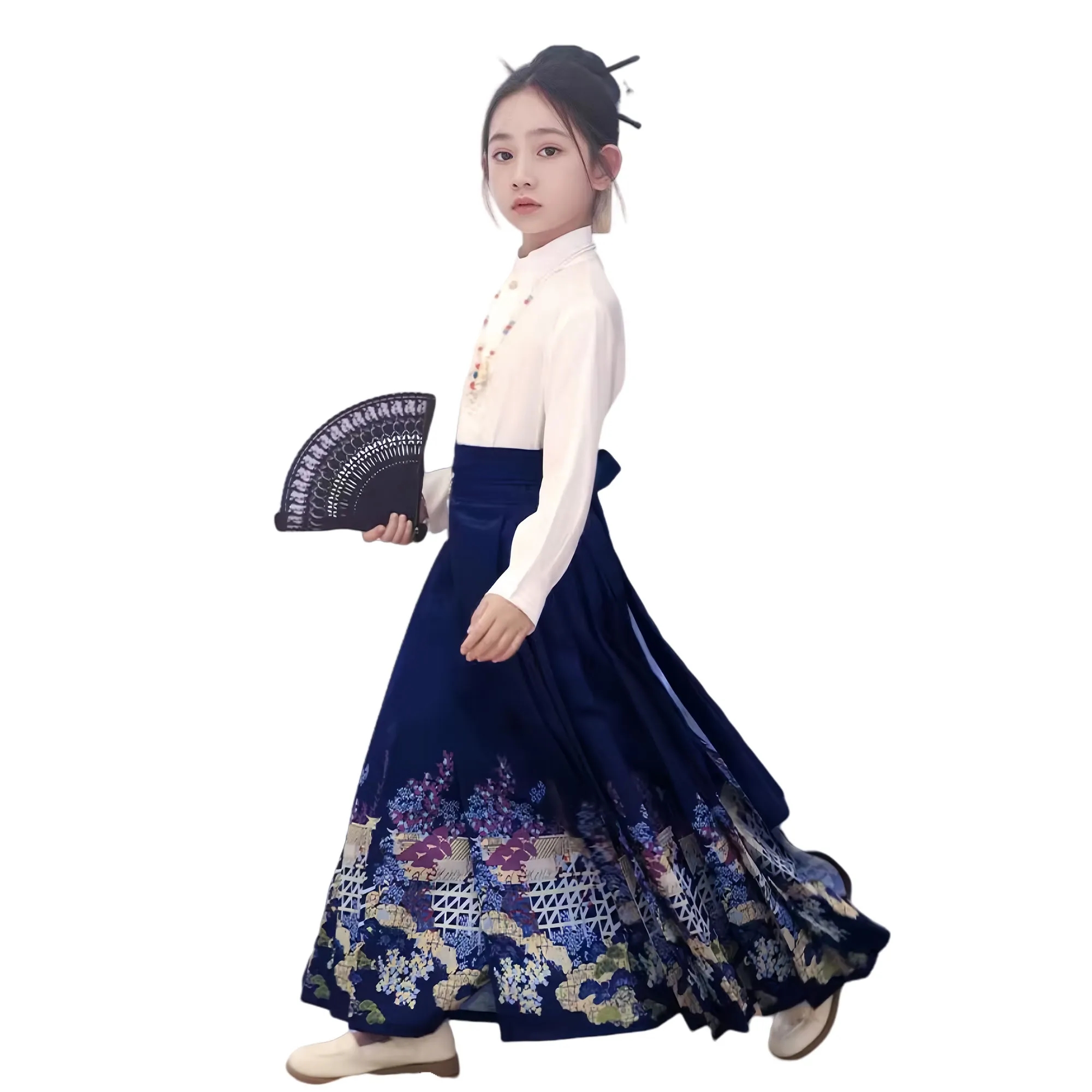 Luxurious Ancient Style Horse Face Skirt Set 2