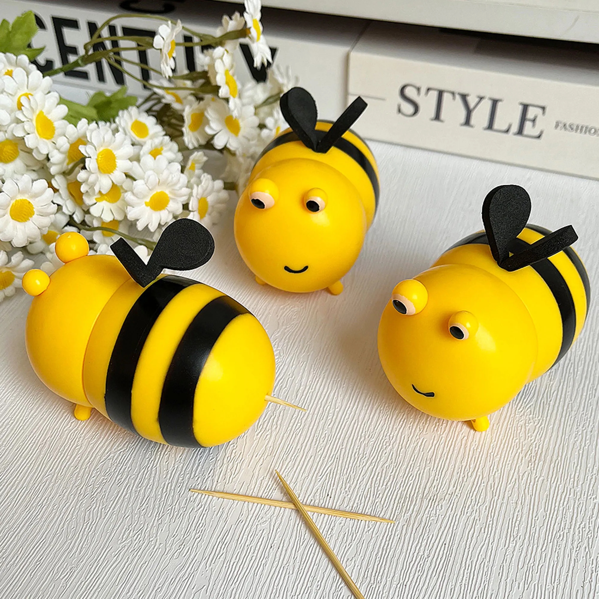 Creative Cute Bee Toothpick Holder For Home Desktop 4