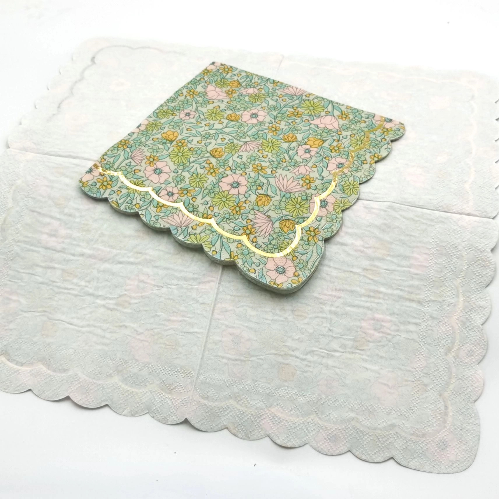 Custom Scalloped Gold Foil Disposable Paper Napkins 6