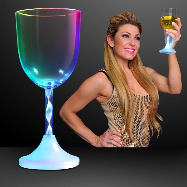 Spiral stem cocktail glasses - wine 2