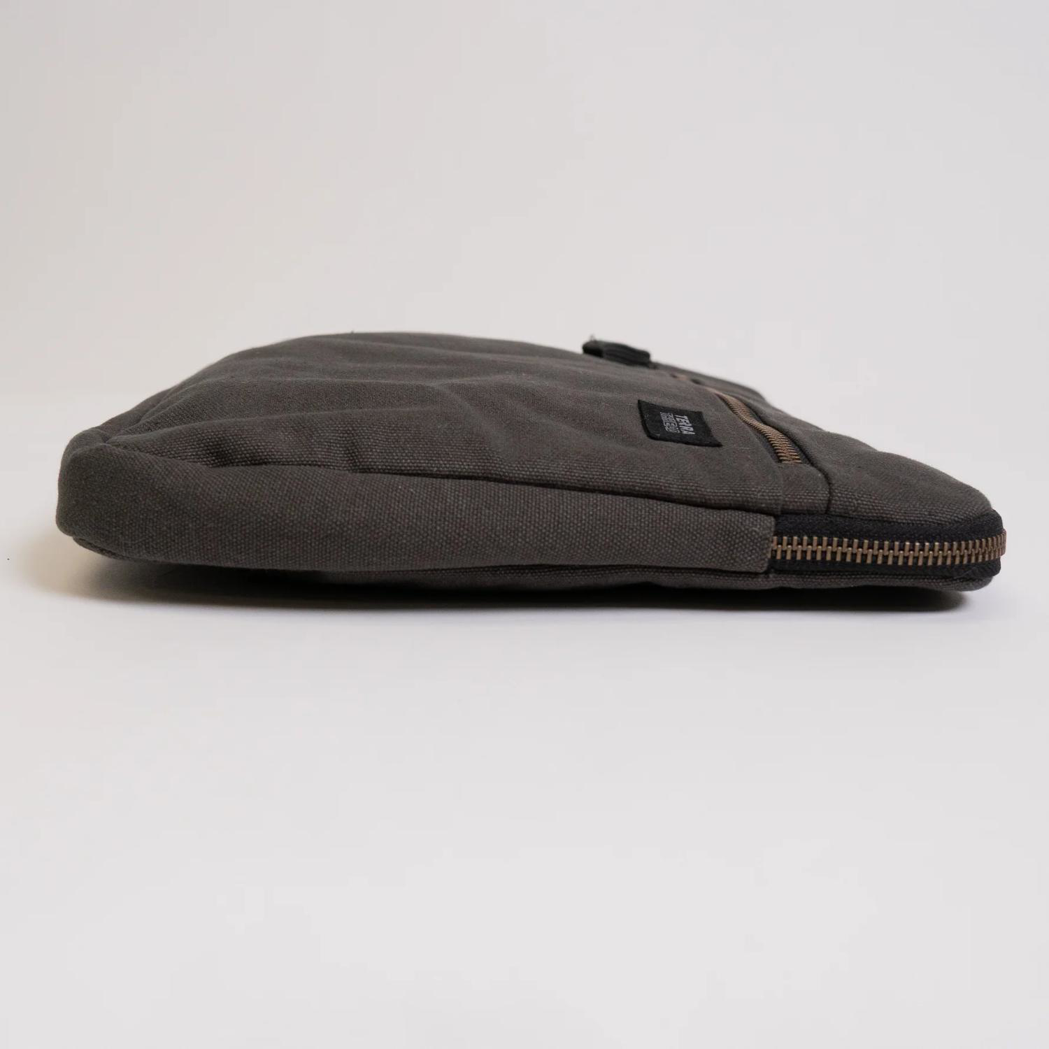 TERRA THREAD® - Erdig 13" Laptop Sleeve Sustainable GOTS & Fair Trade Certified 5