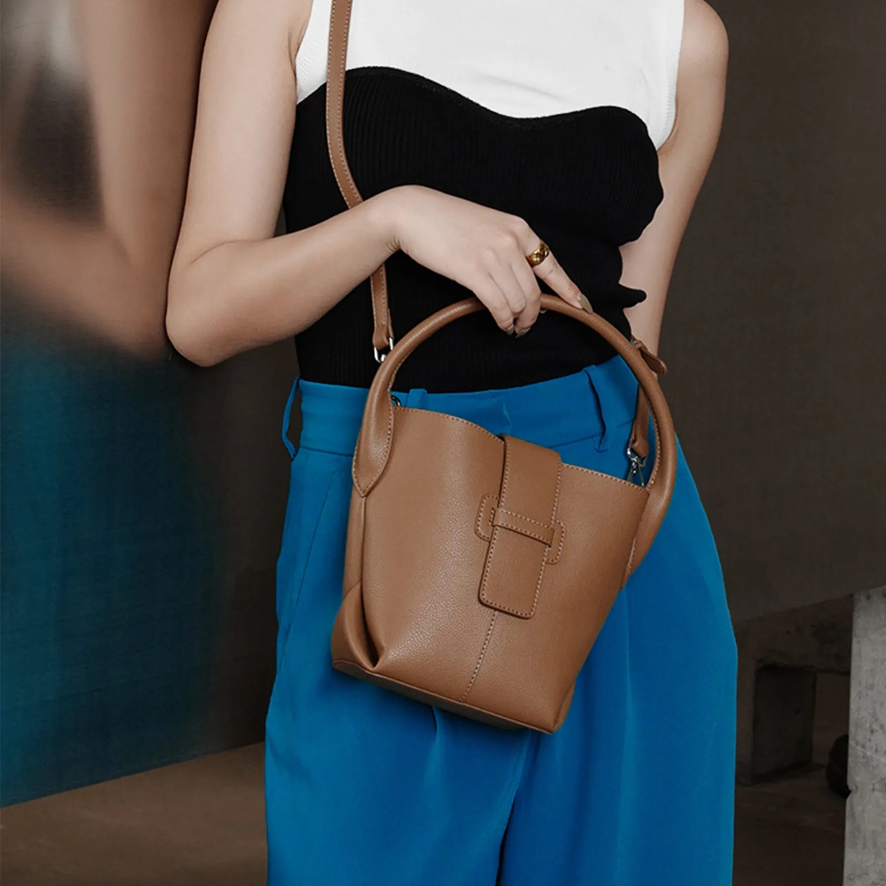The Bucket PU Bag for Women 6
