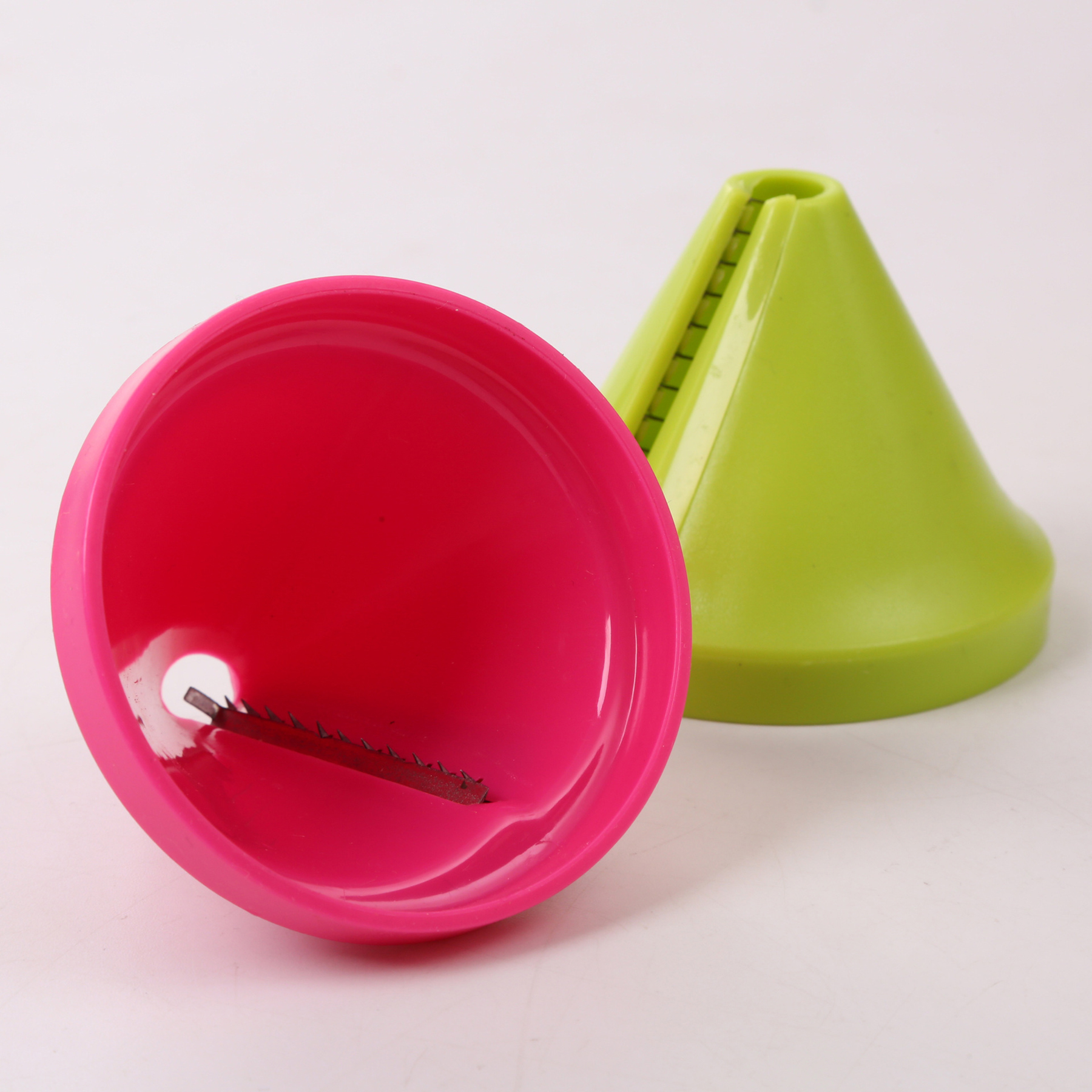 Funnel Shaped Spiral Vegetable Slicer 4