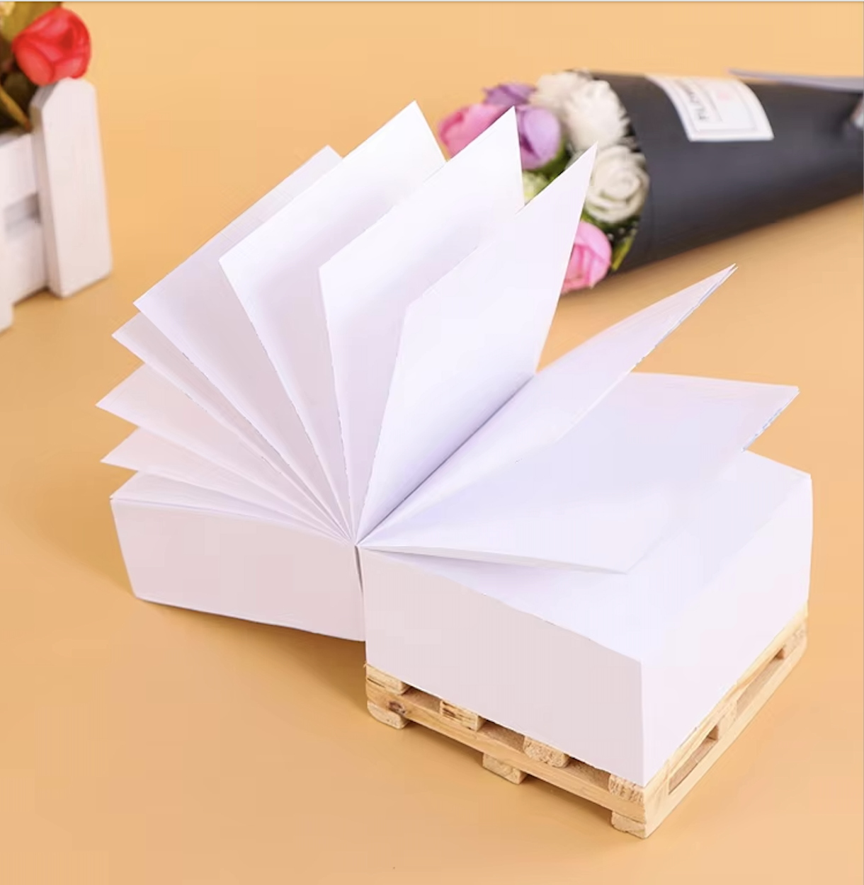 Sticky notes With wooden pallet 8