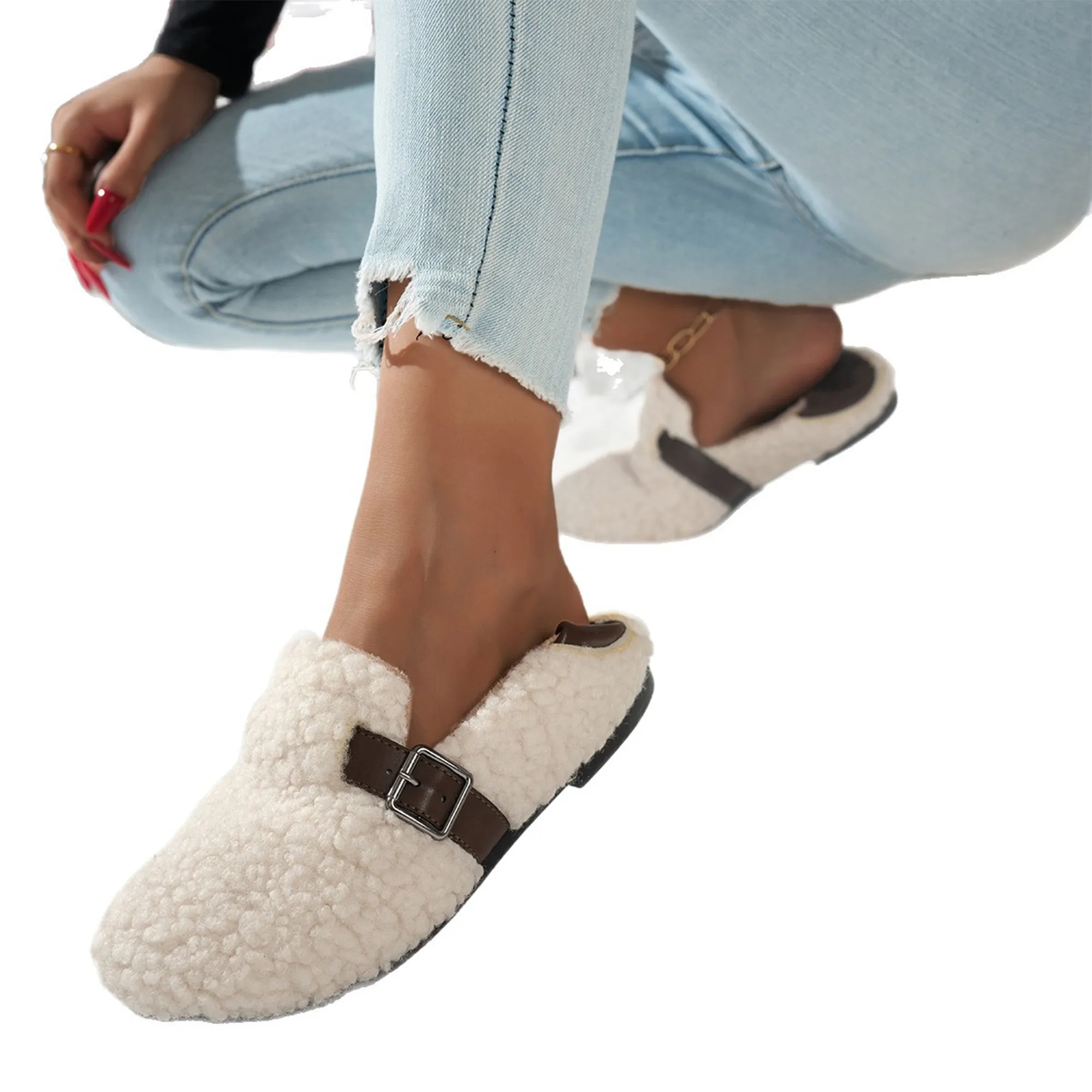 Low Top Women Shoes With Faux Sheep Fur And Grippy Sole 2