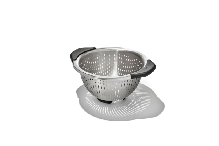 OXO Good Grips Stainless Steel 3-Qt/2.8L Colander 2