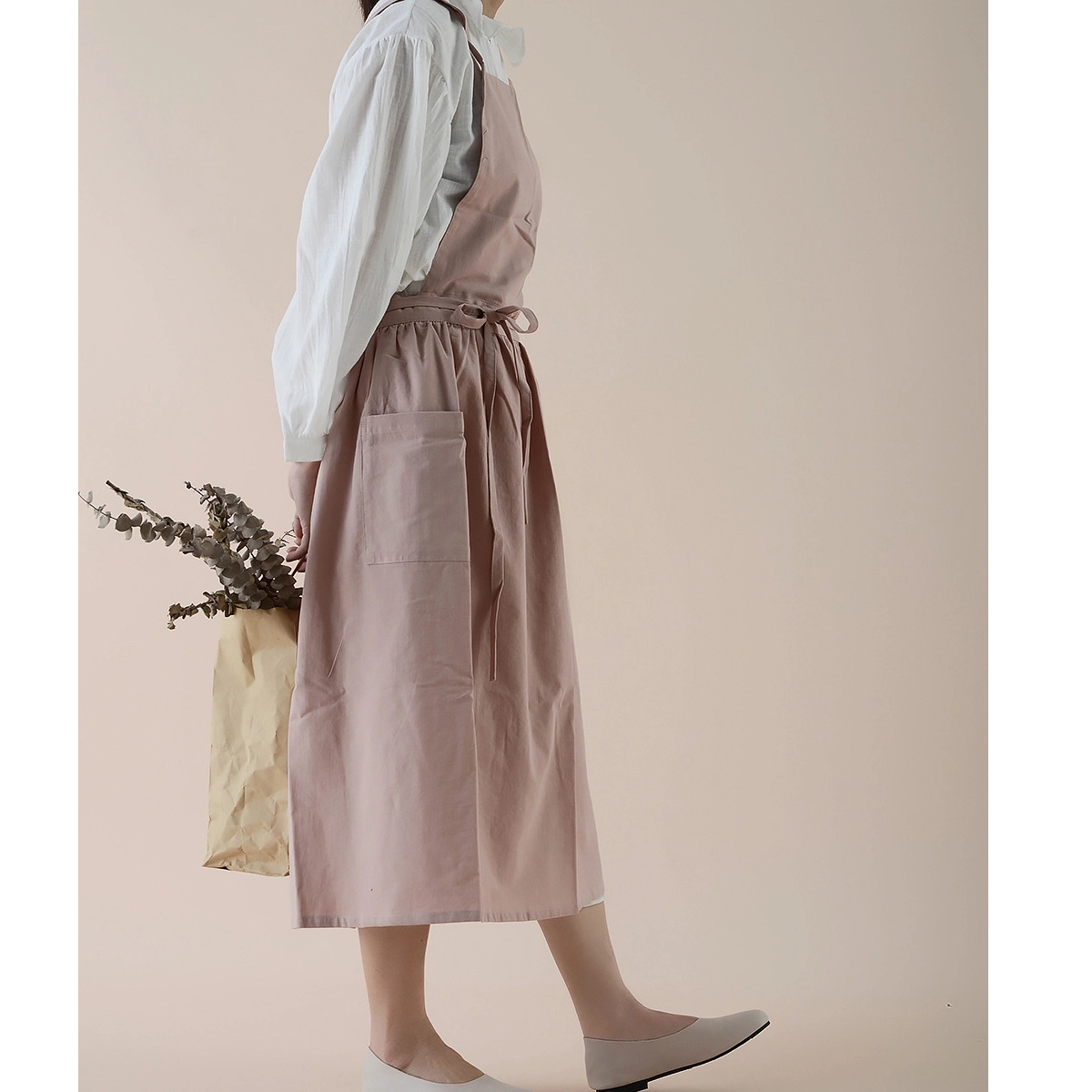 Cotton Linen Cross Back Apron with Pockets 3