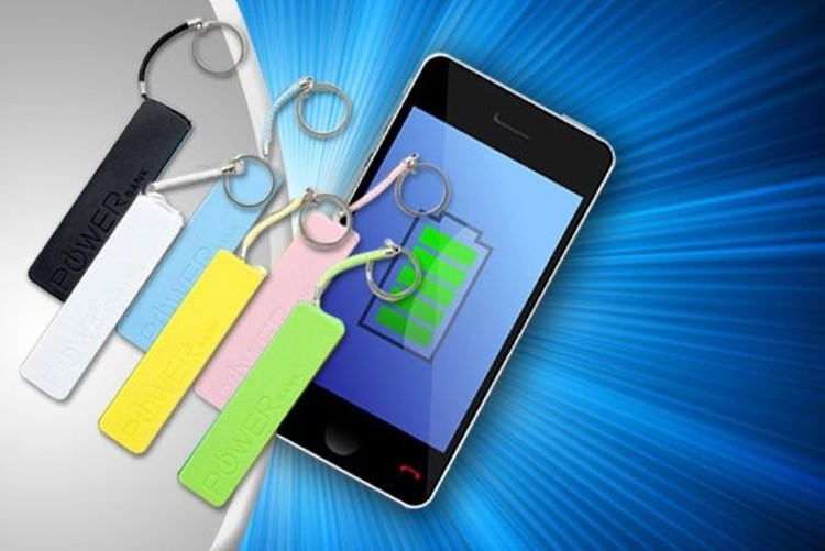 2200 mAh Portable Charger With Keychain 2