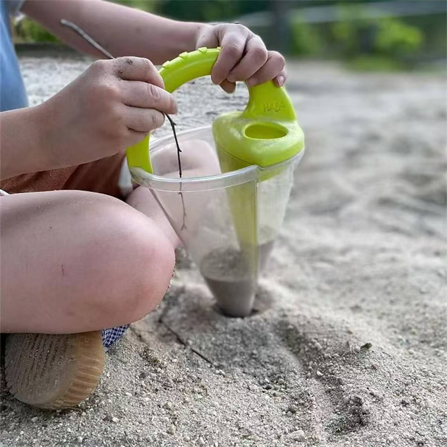 Kids Spilling Funnel Sand Beach Toy 4