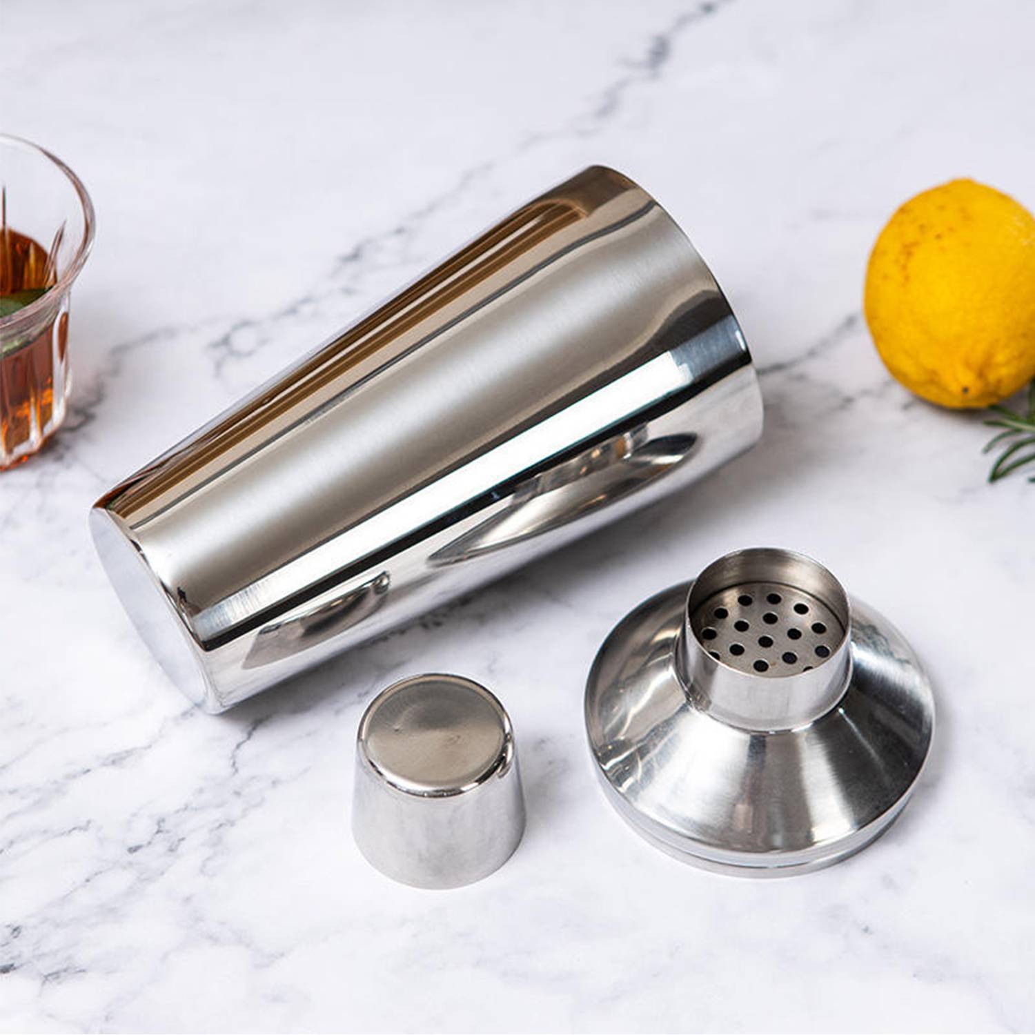 20oz Stainless Steel Cocktail Shaker w/ Built-in Strainer 3