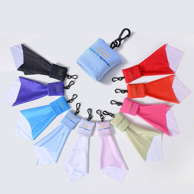Microfiber Cleaning Pouch W/ Hook 8