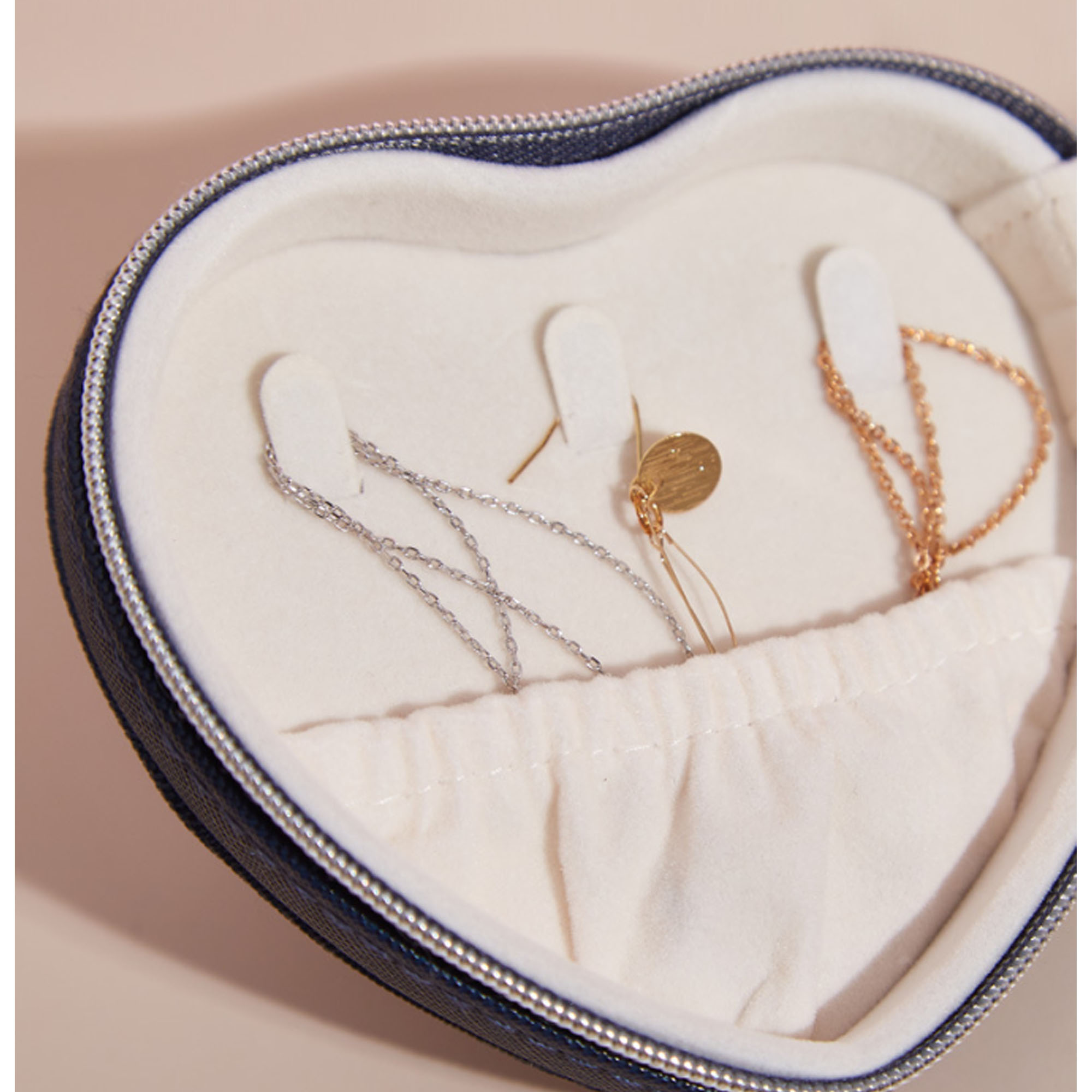 Heart-Shaped Portable Jewelry Box 4