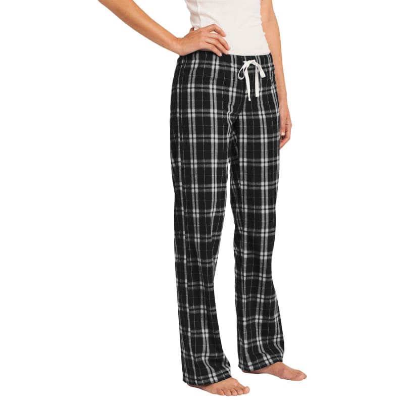 District Women's Flannel Plaid Pant. 10