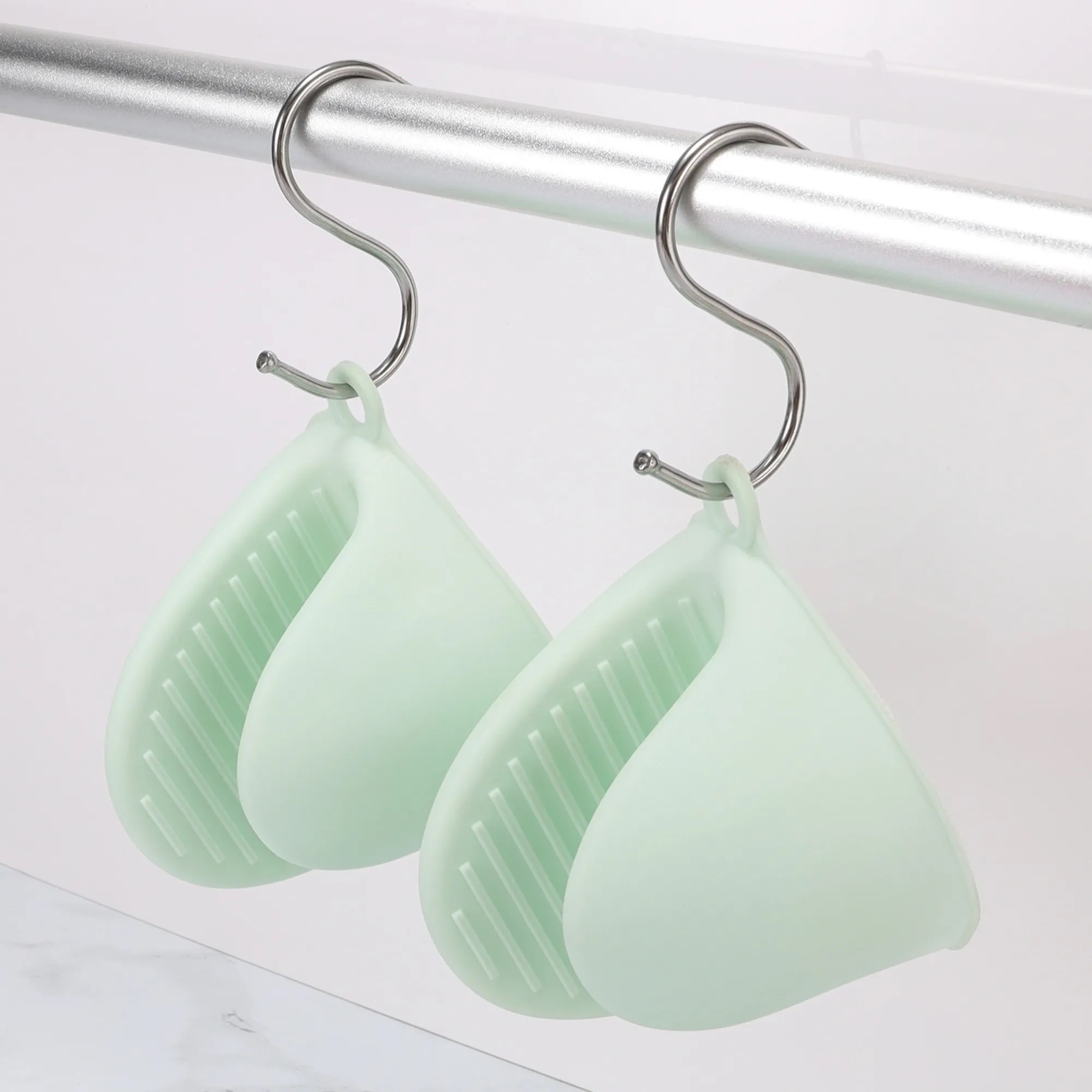 Silicone insulated oven mitt 7