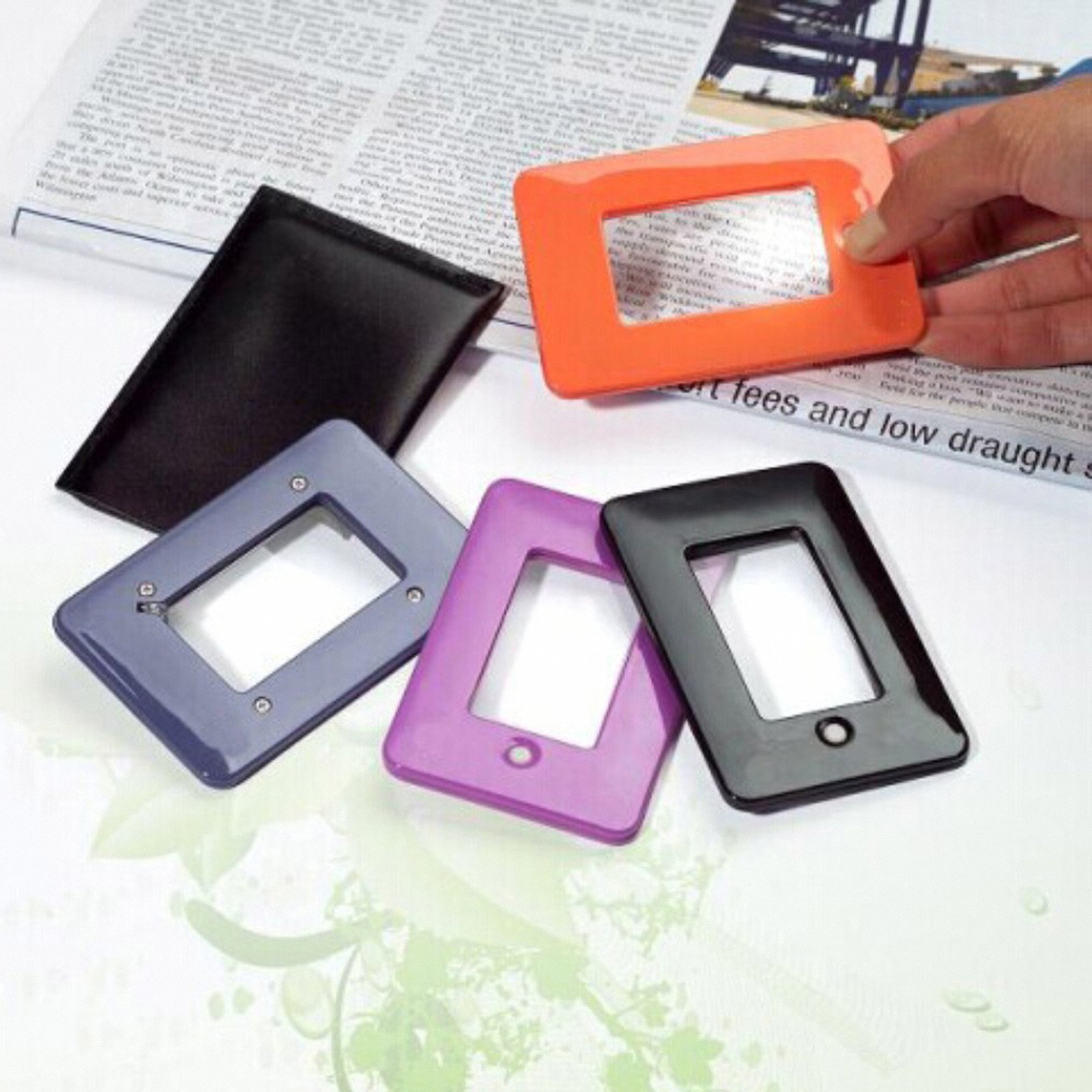 LED Lighted Magnifying Glass 2